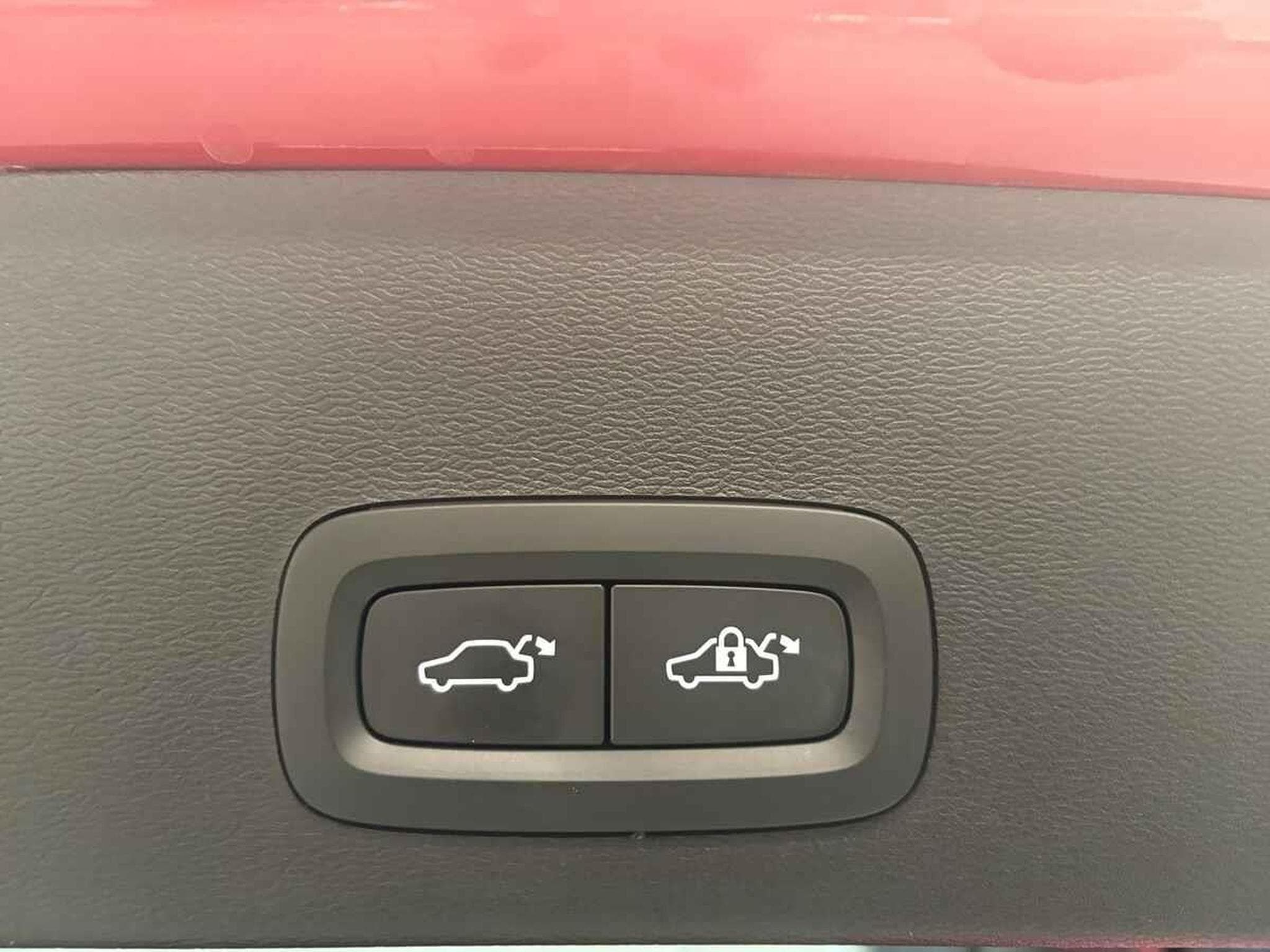 Volvo XC40 -39% T2 129cv BVA+GPS+CAM+LED+HAYON ELEC+Opts (2024) - Foto 13