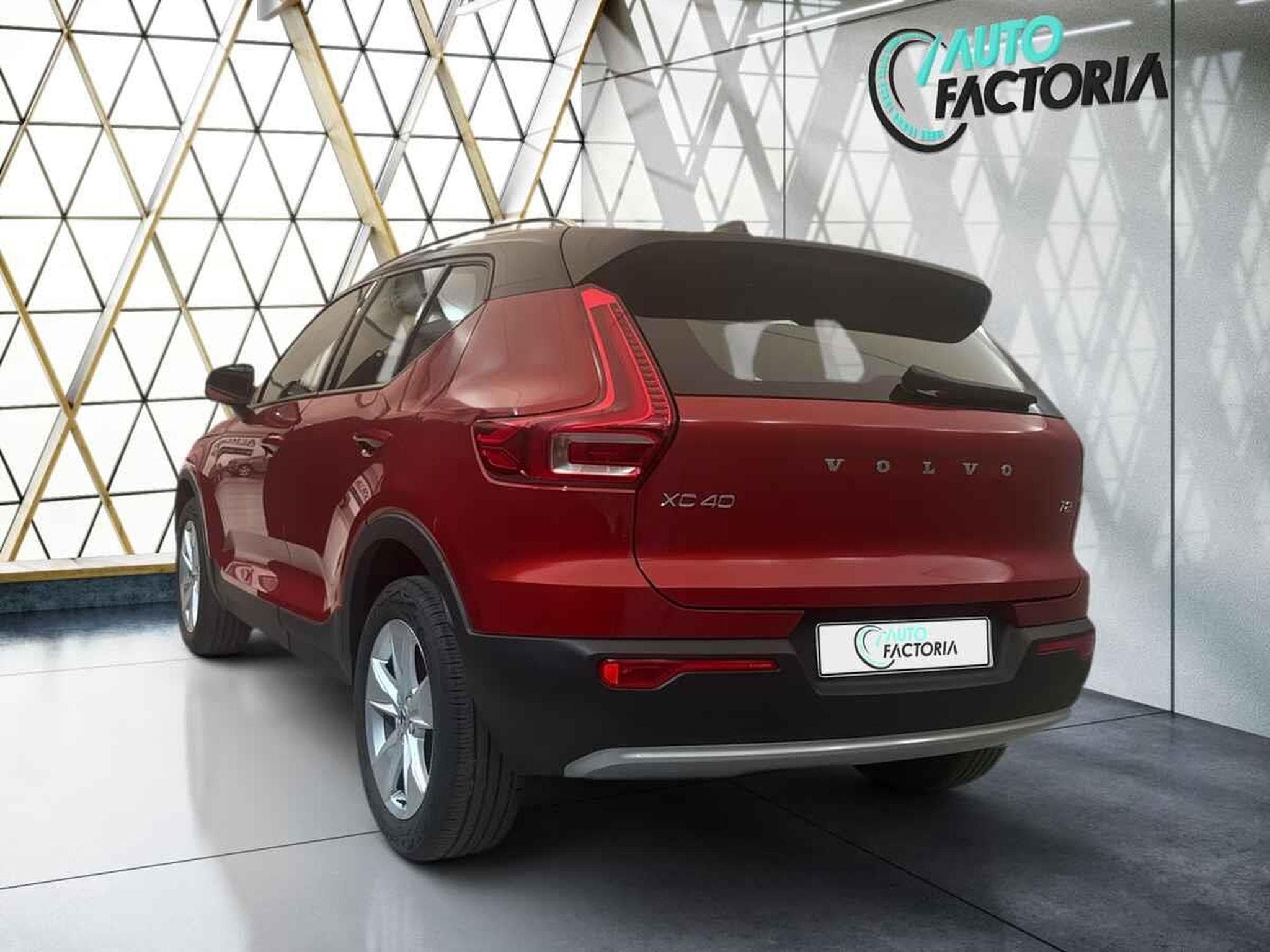 Volvo XC40 -39% T2 129cv BVA+GPS+CAM+LED+HAYON ELEC+Opts (2024) - Foto 4