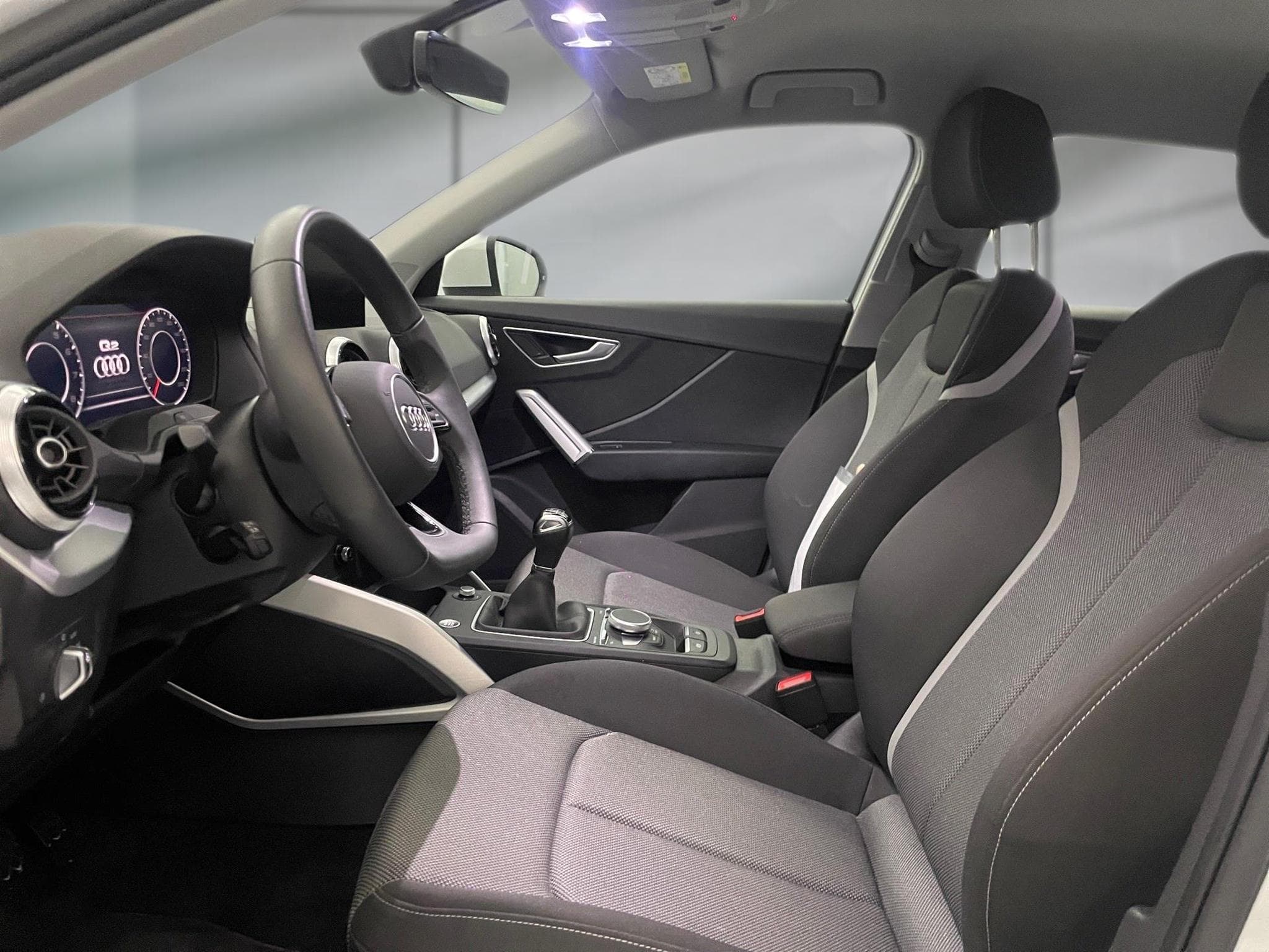 Audi Q2 -31% 30 TFSI 110cv S Line+GPS+CAM+LED+Options (2024) - Photo 7