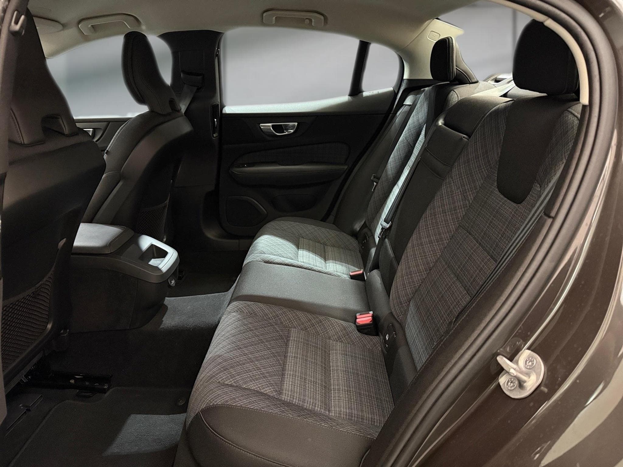 Volvo S60 -46% B4 MHEV 197cv BVA +GPS+CAM+LED+Options (2024) - Foto 8