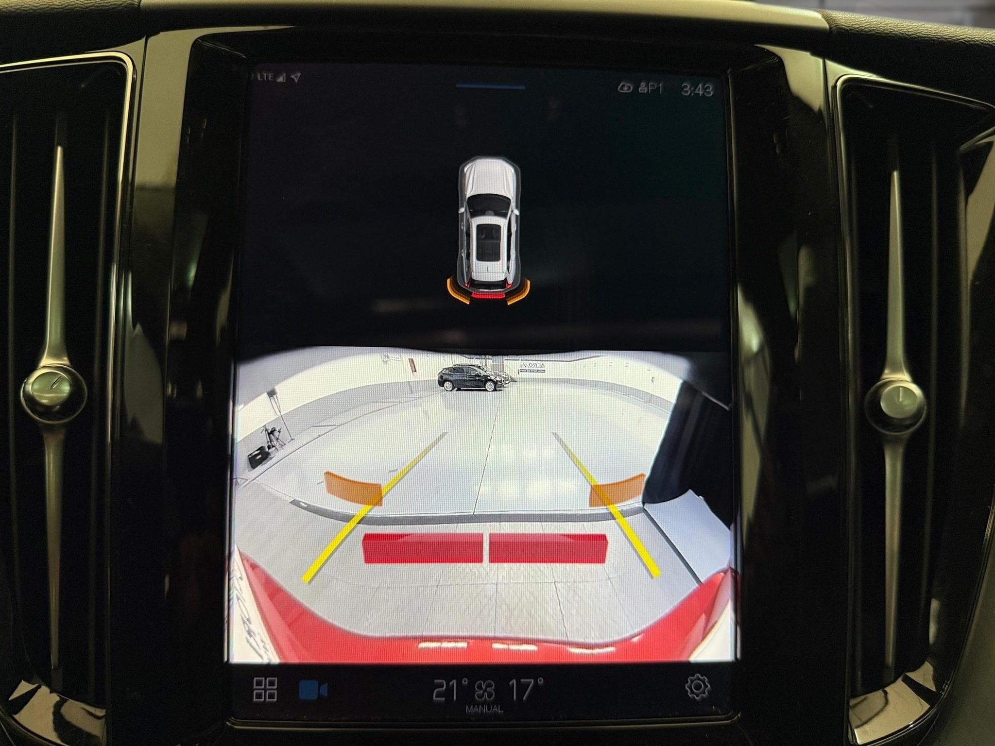 Volvo XC60 -40% T6 PHEV 350cv BVA8 4X4 +T.PANO+GPS+Options (2024) - Foto 13