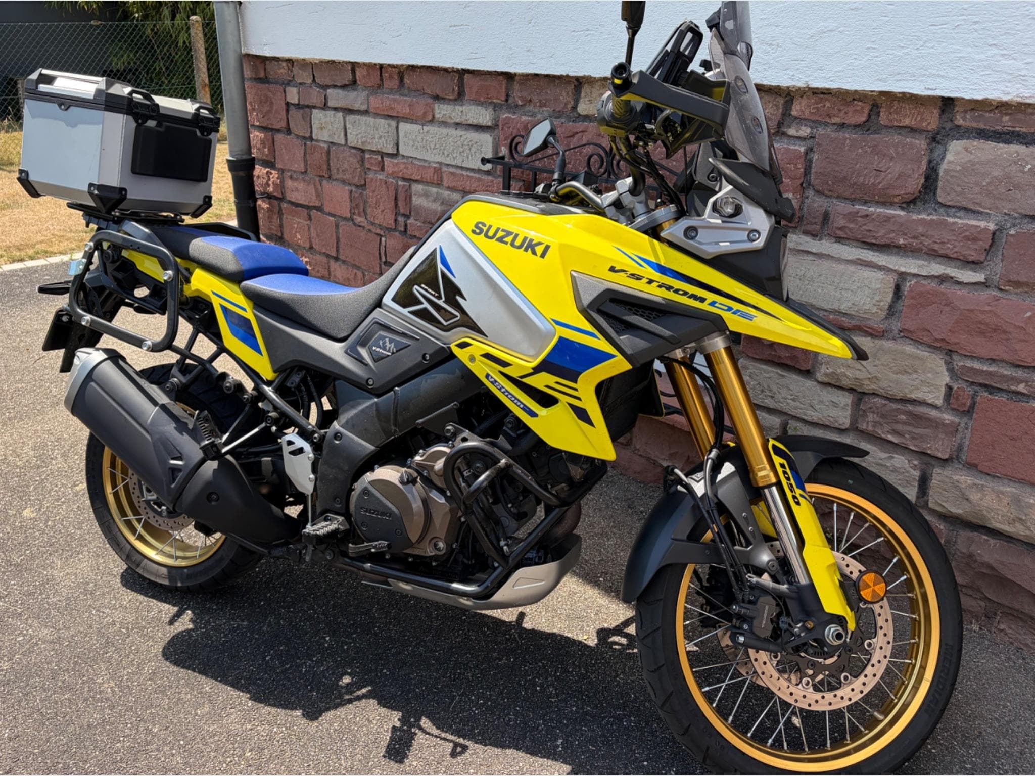 Suzuki V-Strom 1050DE (2023) - Photo 1