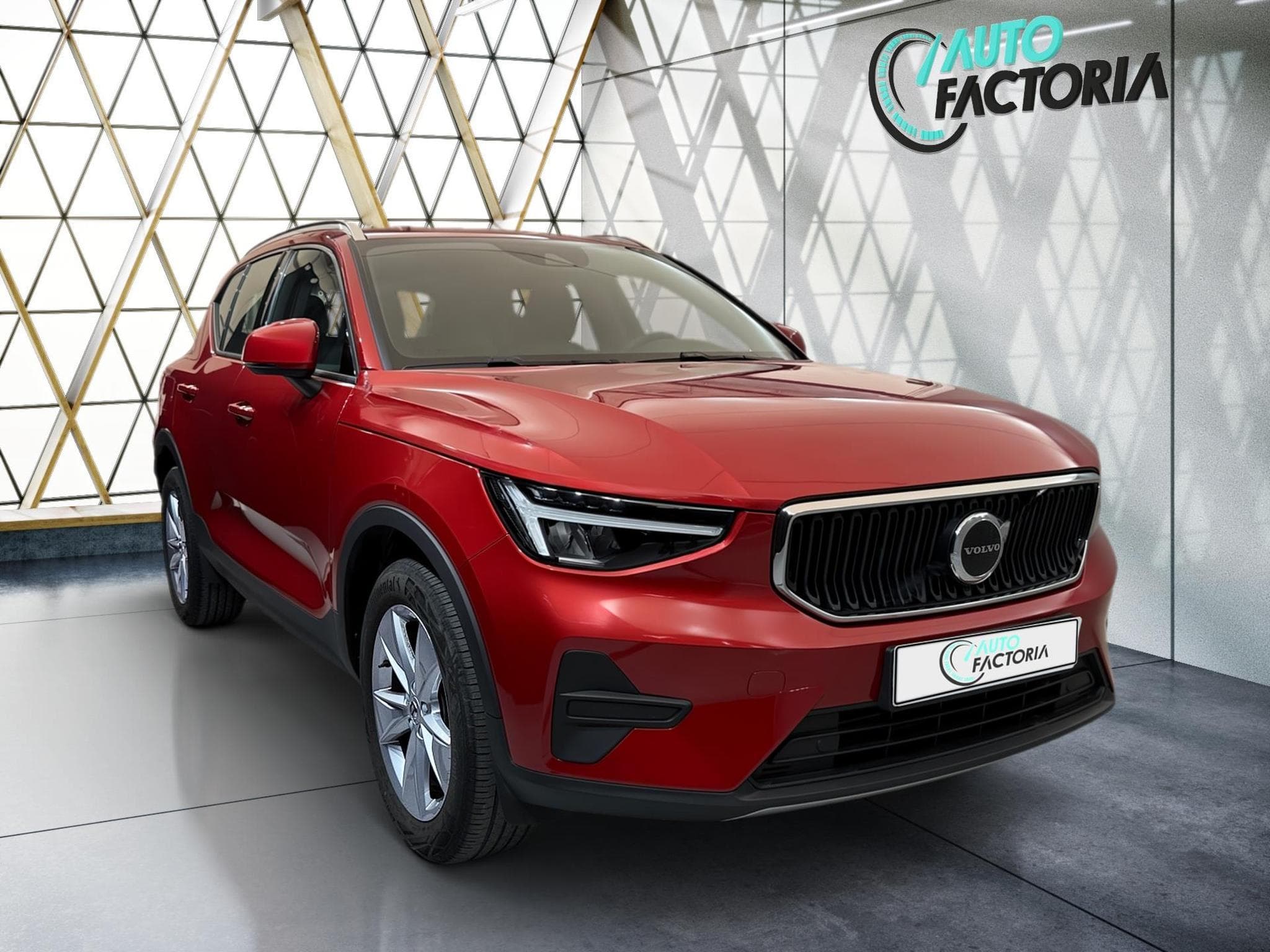 Volvo XC40 -39% T2 129cv BVA+GPS+CAM+LED+HAYON ELEC+Opts (2024) - Foto 2
