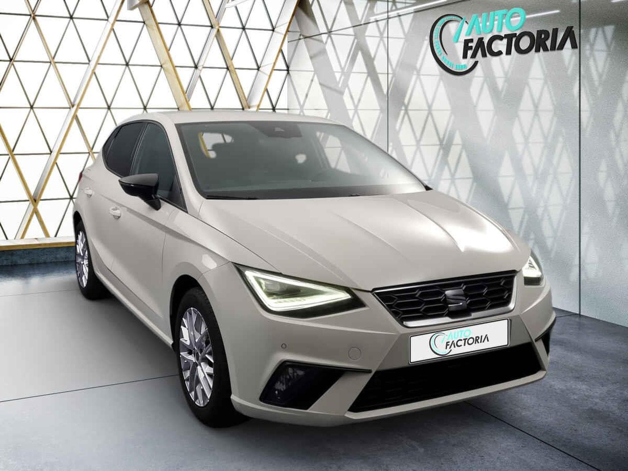 Seat Ibiza -24% 1.0 TSI 115cv FR +GPS+CAM+FULL LED+Options (2025) - Foto 2