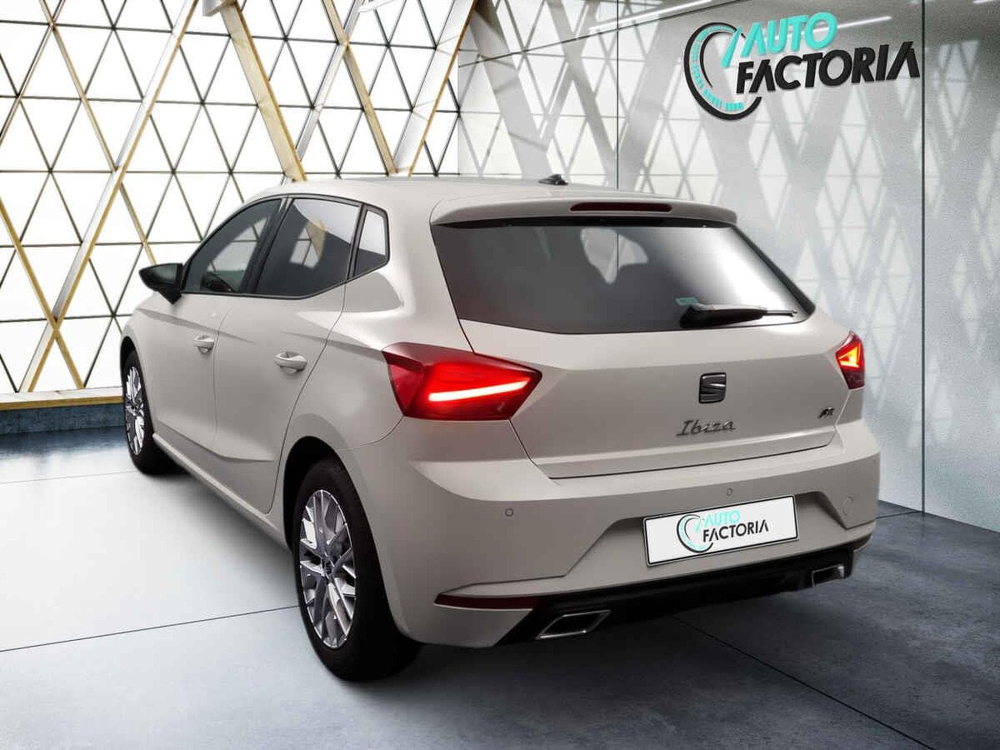 Seat Ibiza -24% 1.0 TSI 115cv FR +GPS+CAM+FULL LED+Options (2025) - Foto 4