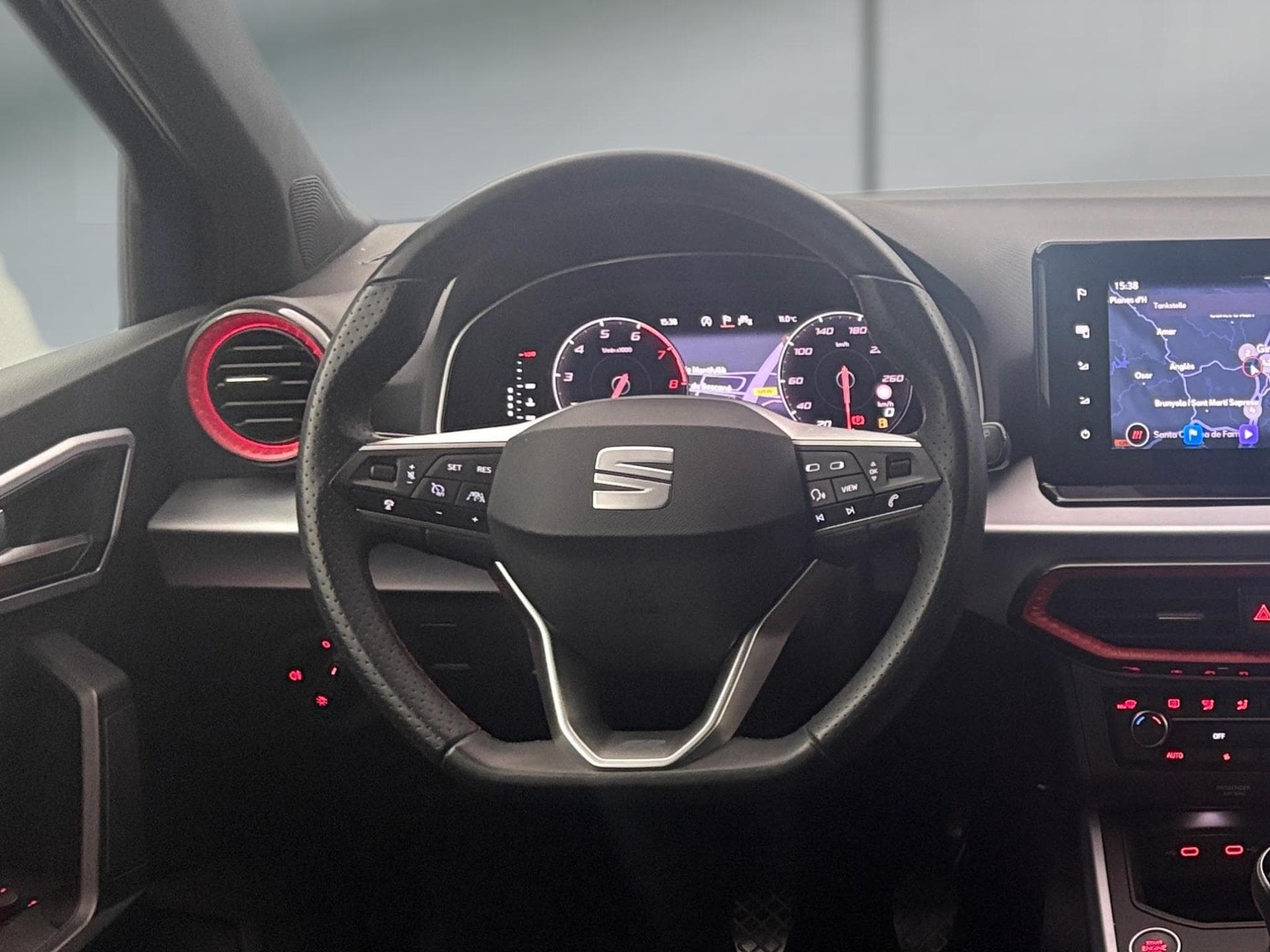 Seat Arona -30% 1.0 TSI 115cv FR +GPS+CAM+PARK ASSIST+Opts (2025) - Foto 9