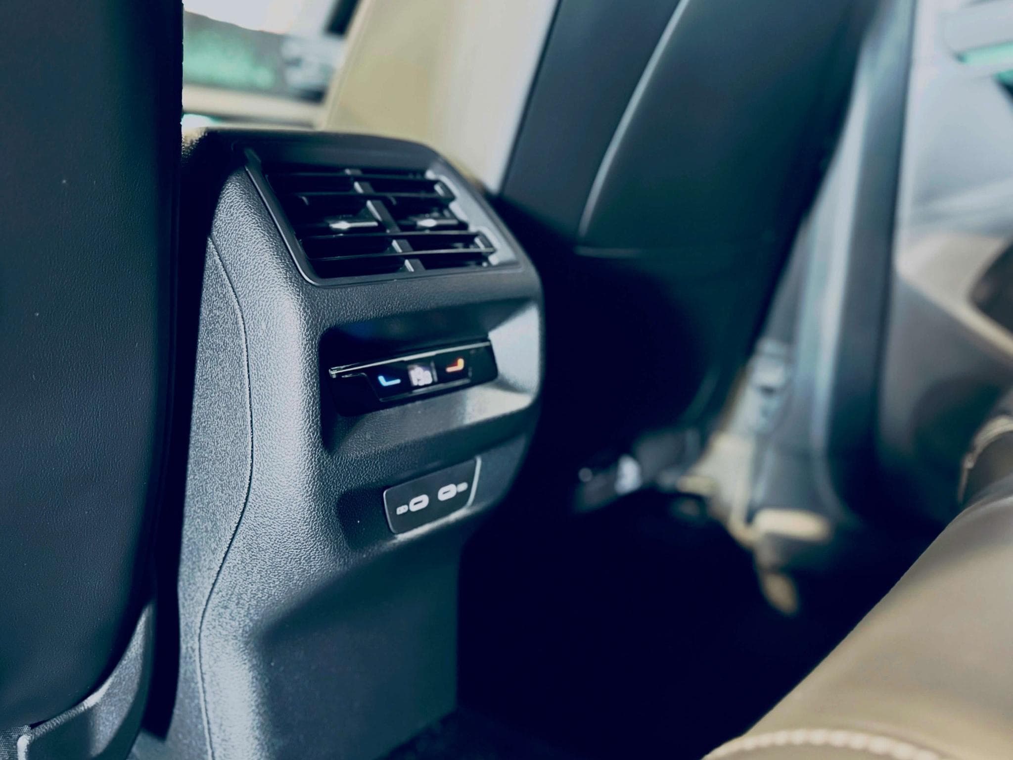 VW Tiguan TIGUAN R-LINE 4MOTION TDI DSG (2025) - Foto 13