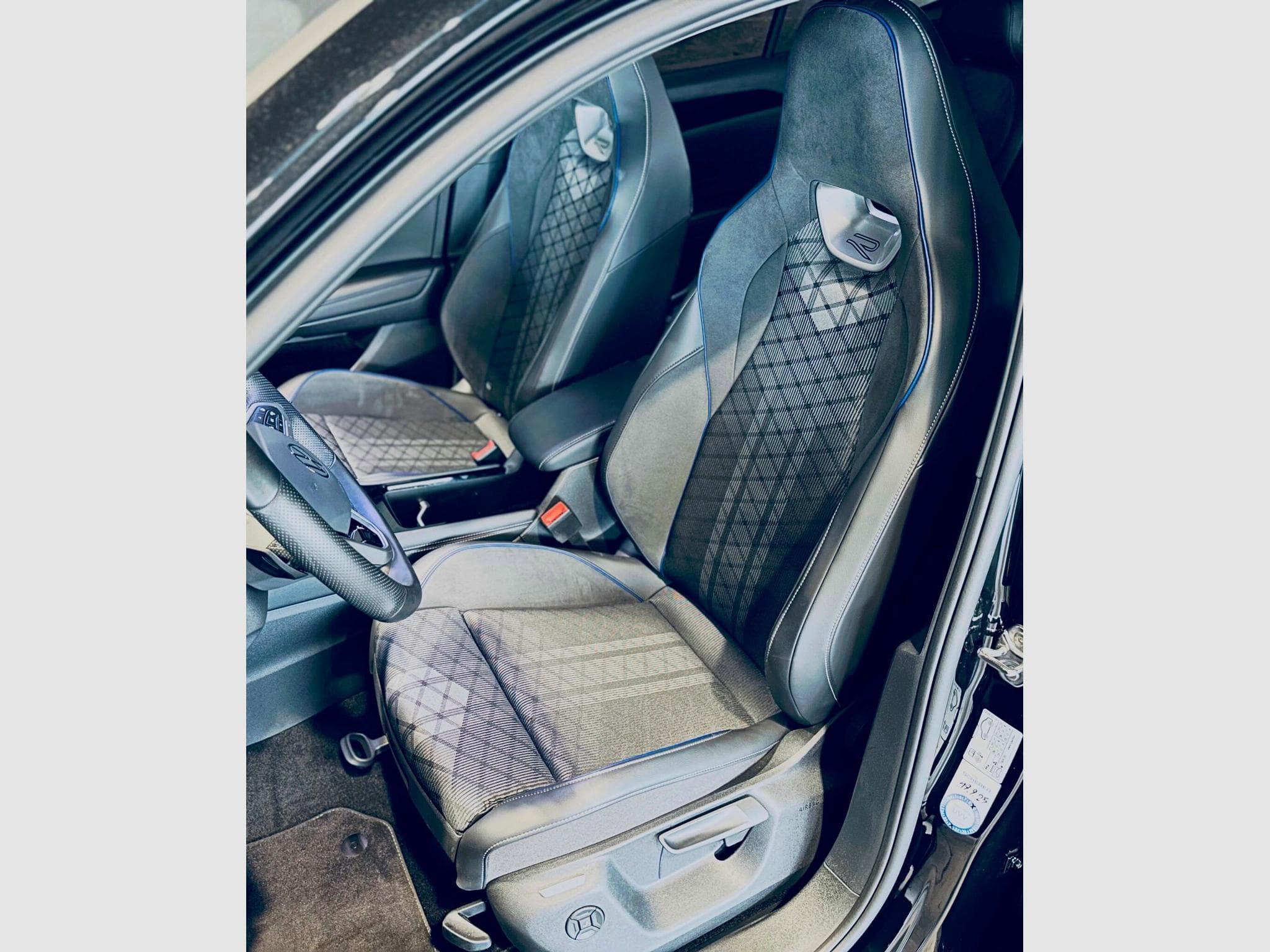 VW Tiguan TIGUAN R-LINE 4MOTION TDI DSG (2025) - Foto 7