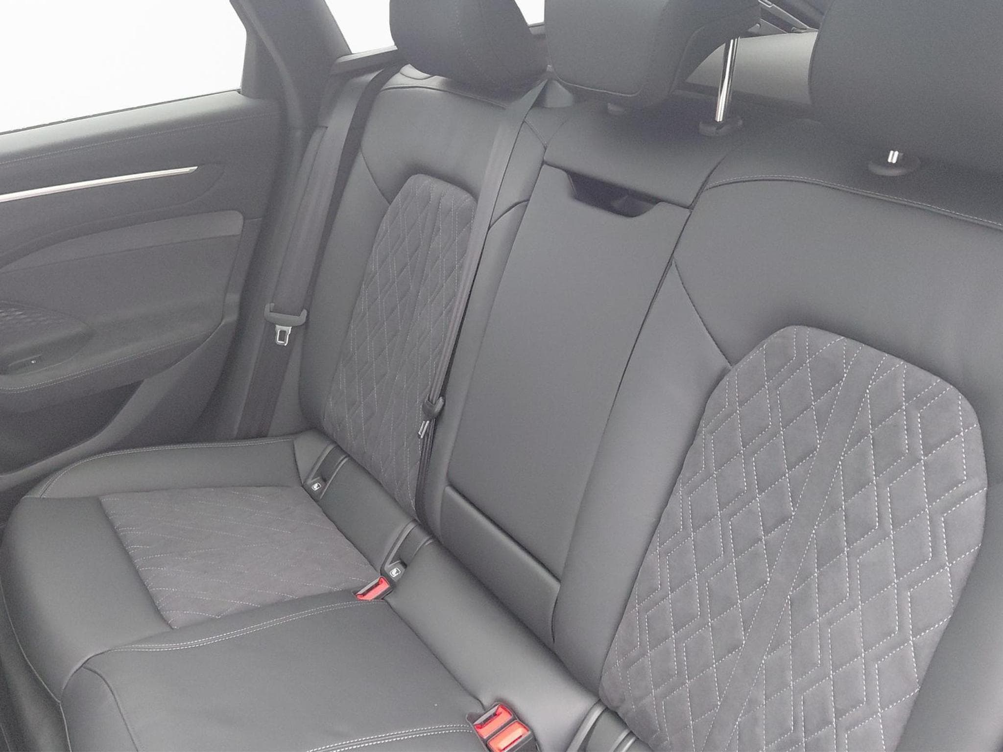 Audi A6 Avant e-hybrid (2026) - Photo 12