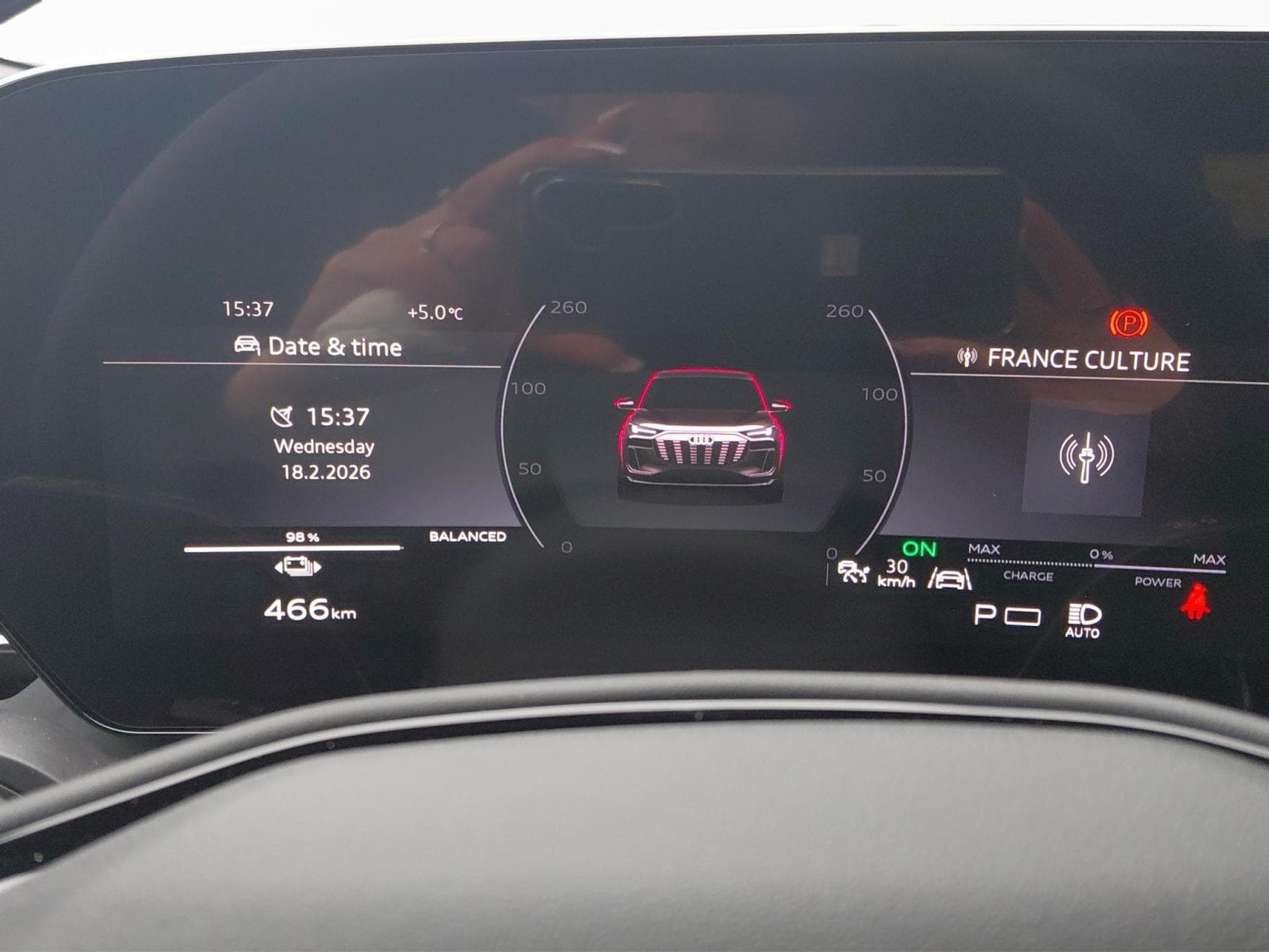 Audi Q6 e-tron quattro (2026) - Photo 11