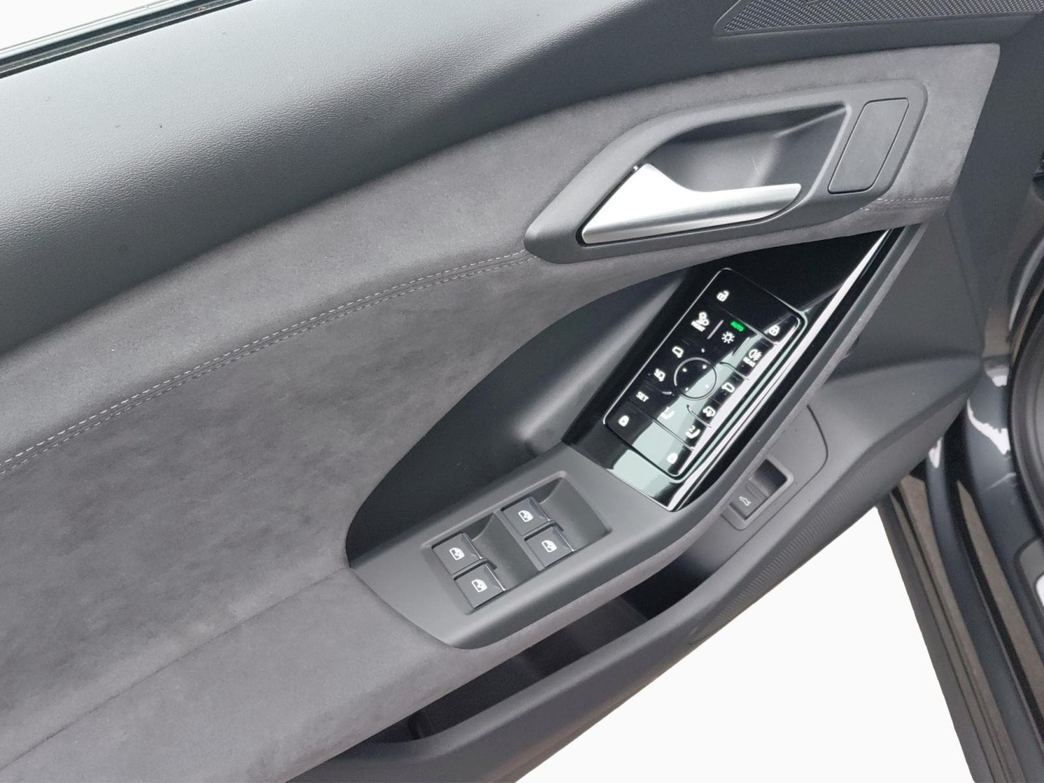 Audi Q6 e-tron quattro (2026) - Photo 14