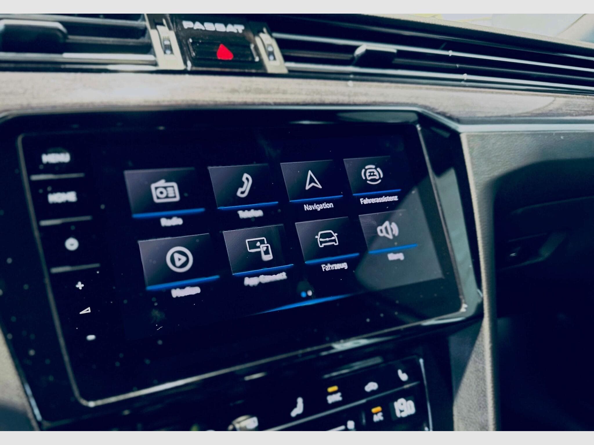 VW Passat PASSAT VARIANT ELEGANCE R-LINE TDI DSG (2023) - Foto 11