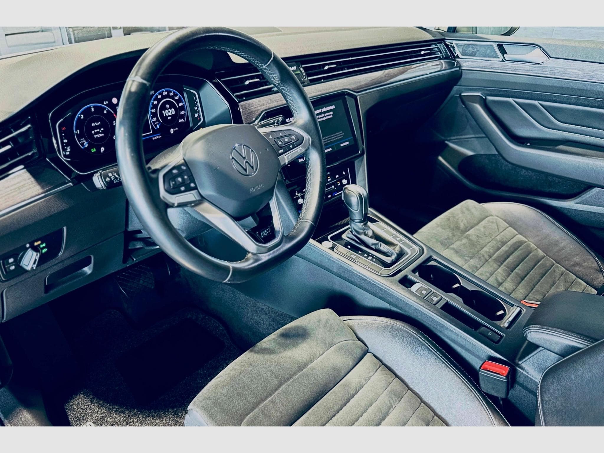 VW Passat PASSAT VARIANT ELEGANCE R-LINE TDI DSG (2023) - Foto 8