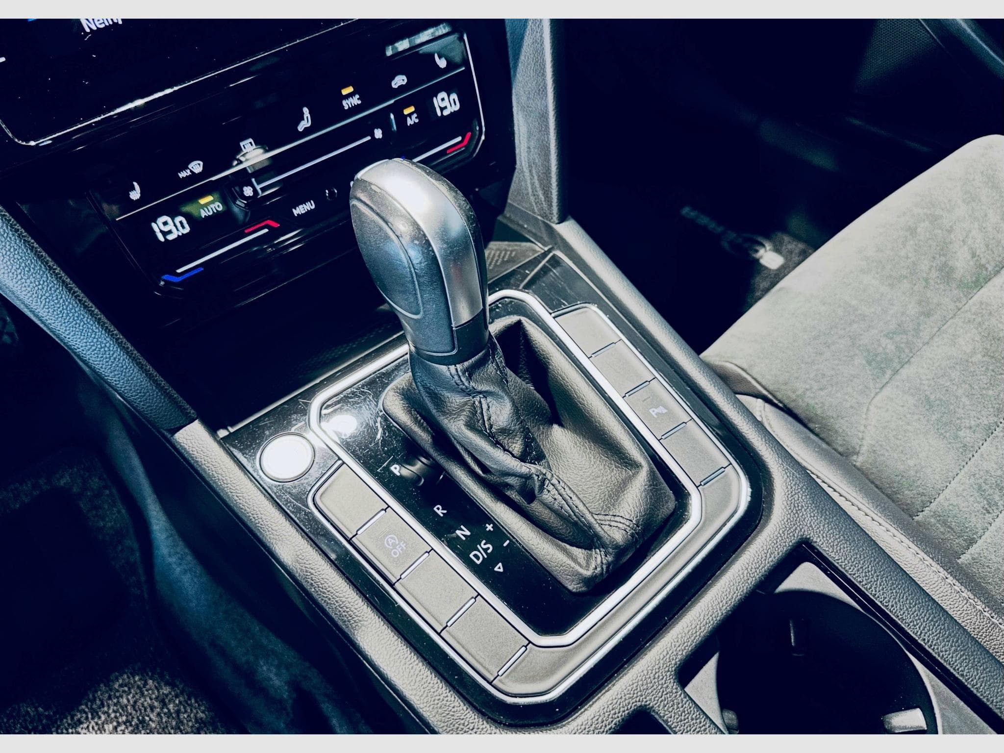 VW Passat PASSAT VARIANT ELEGANCE R-LINE TDI DSG (2023) - Foto 9