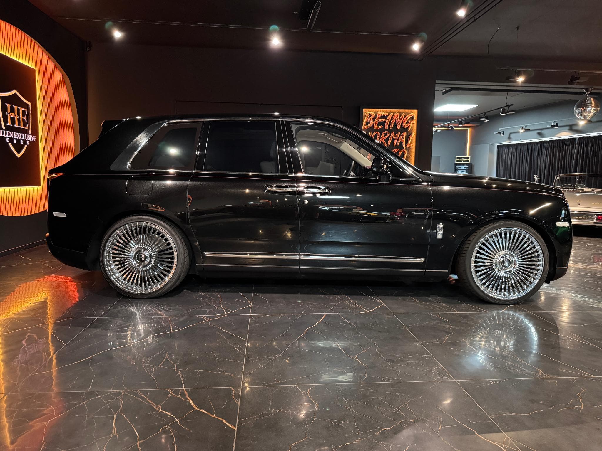 Rolls-Royce Cullinan (2019) - Photo 2