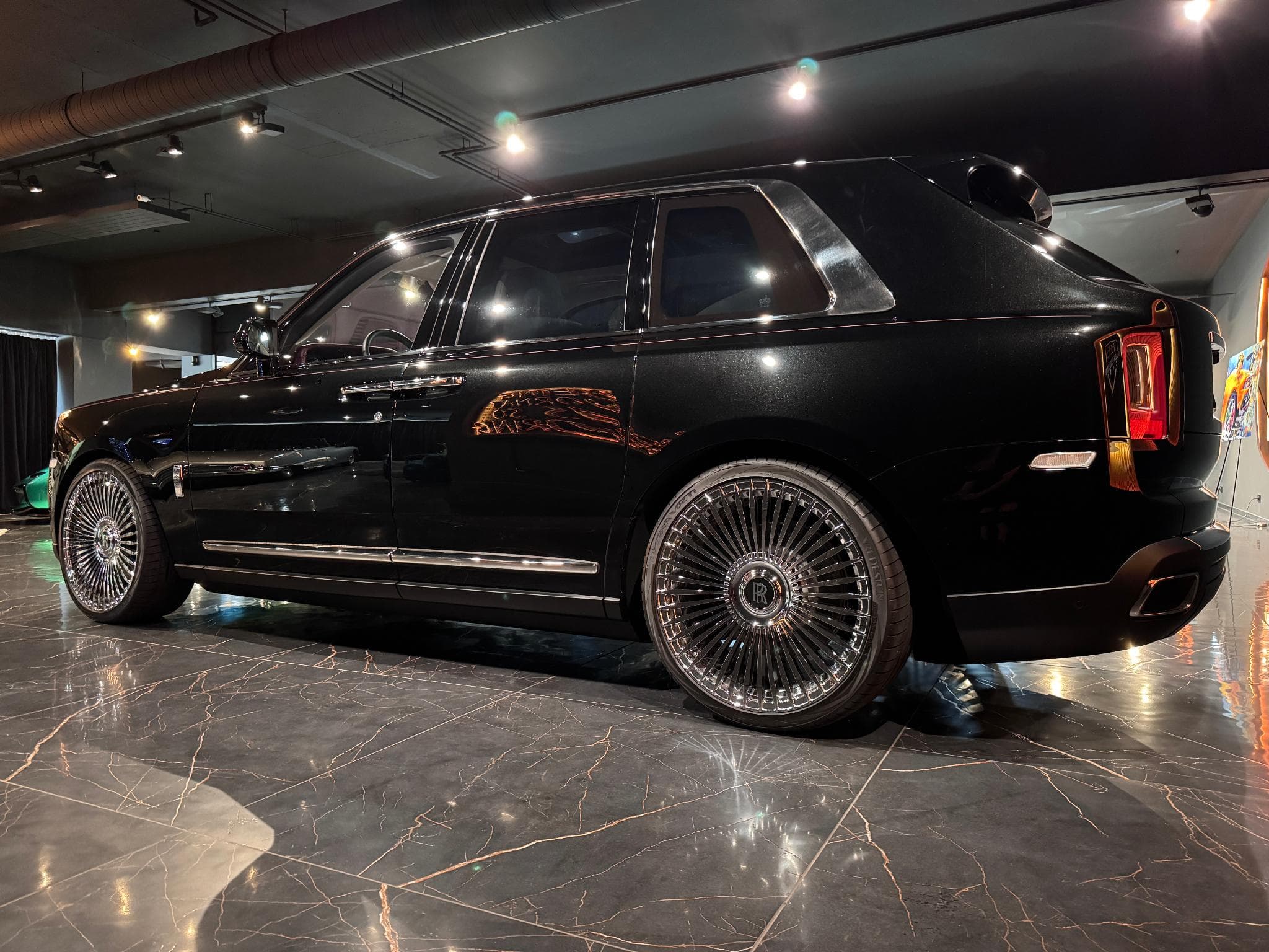 Rolls-Royce Cullinan (2019) - Photo 3