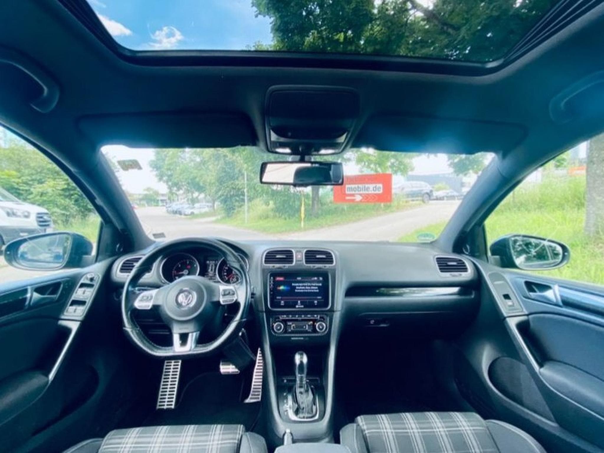 VW Golf 2.0 TDI Comfortline 5 places (2011) - Photo 2