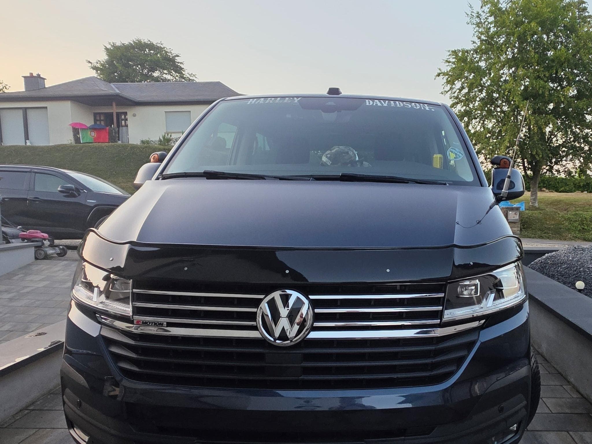 VW Multivan Highline (2023) - Foto 7