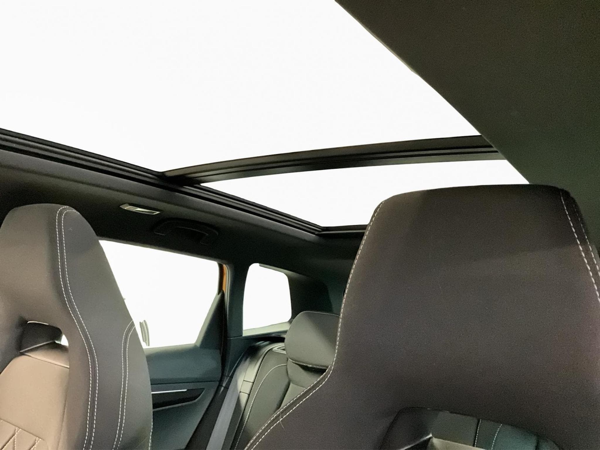 Skoda Karoq Sportline+DSG+Pano+AHK (2025) - Photo 16