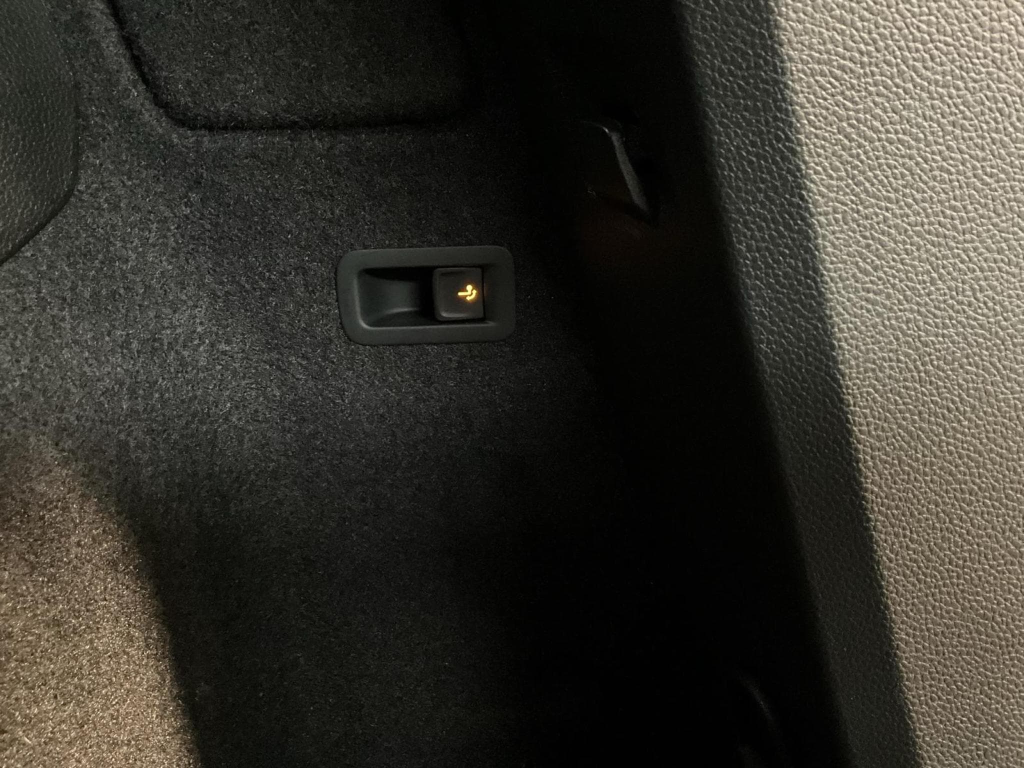 Skoda Karoq Sportline+DSG+Pano+AHK (2025) - Photo 21