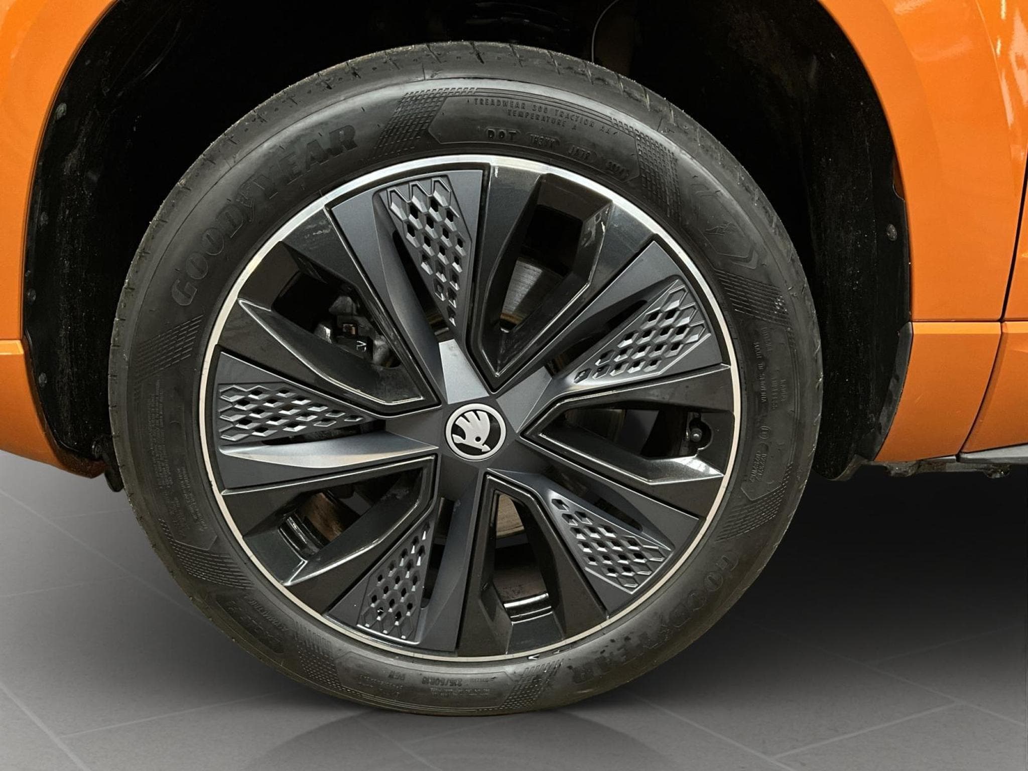 Skoda Karoq Sportline+DSG+Pano+AHK (2025) - Photo 8