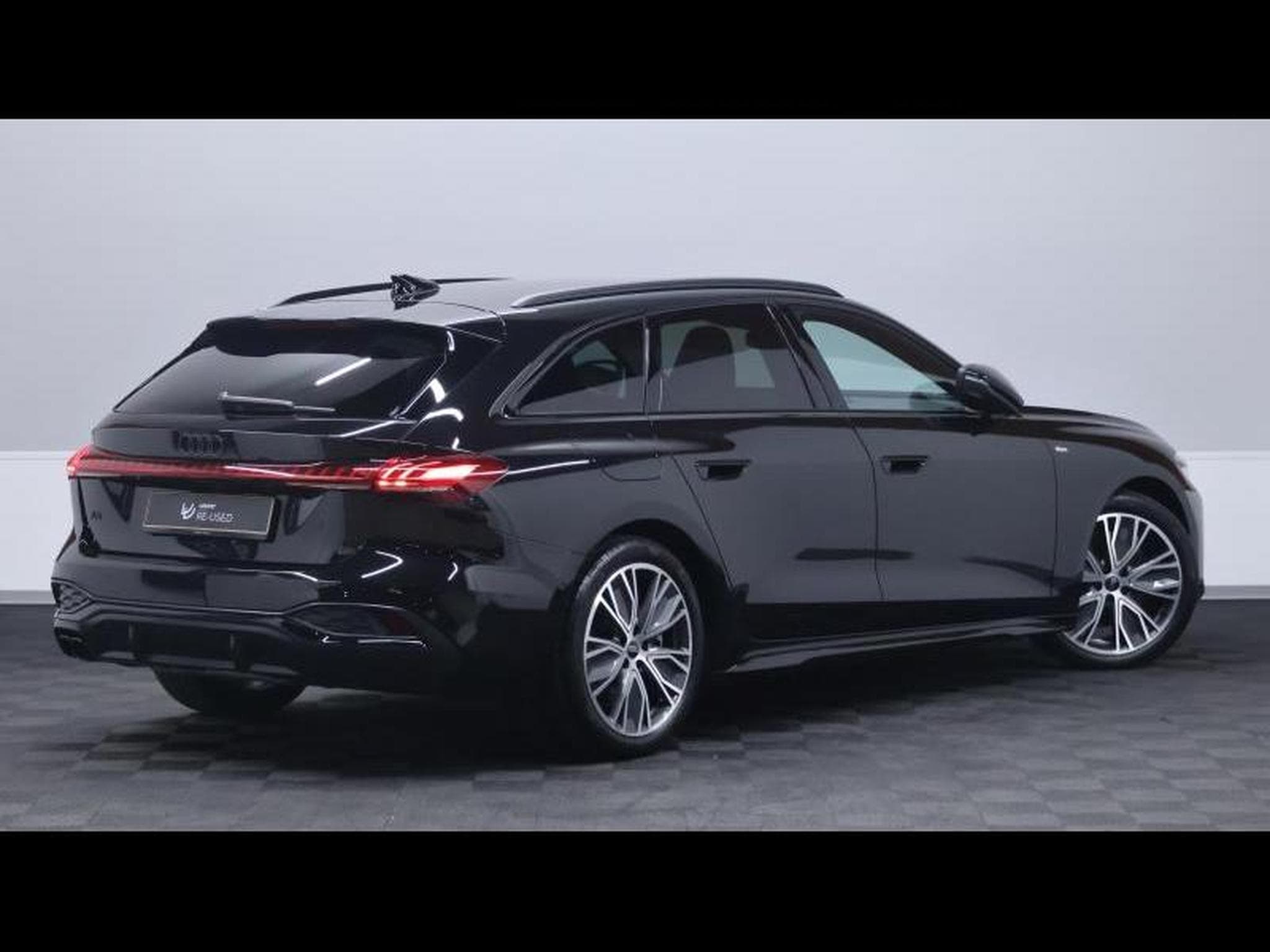 Audi A5 Avant 40TDI S-Line Edition (2025) - Photo 4