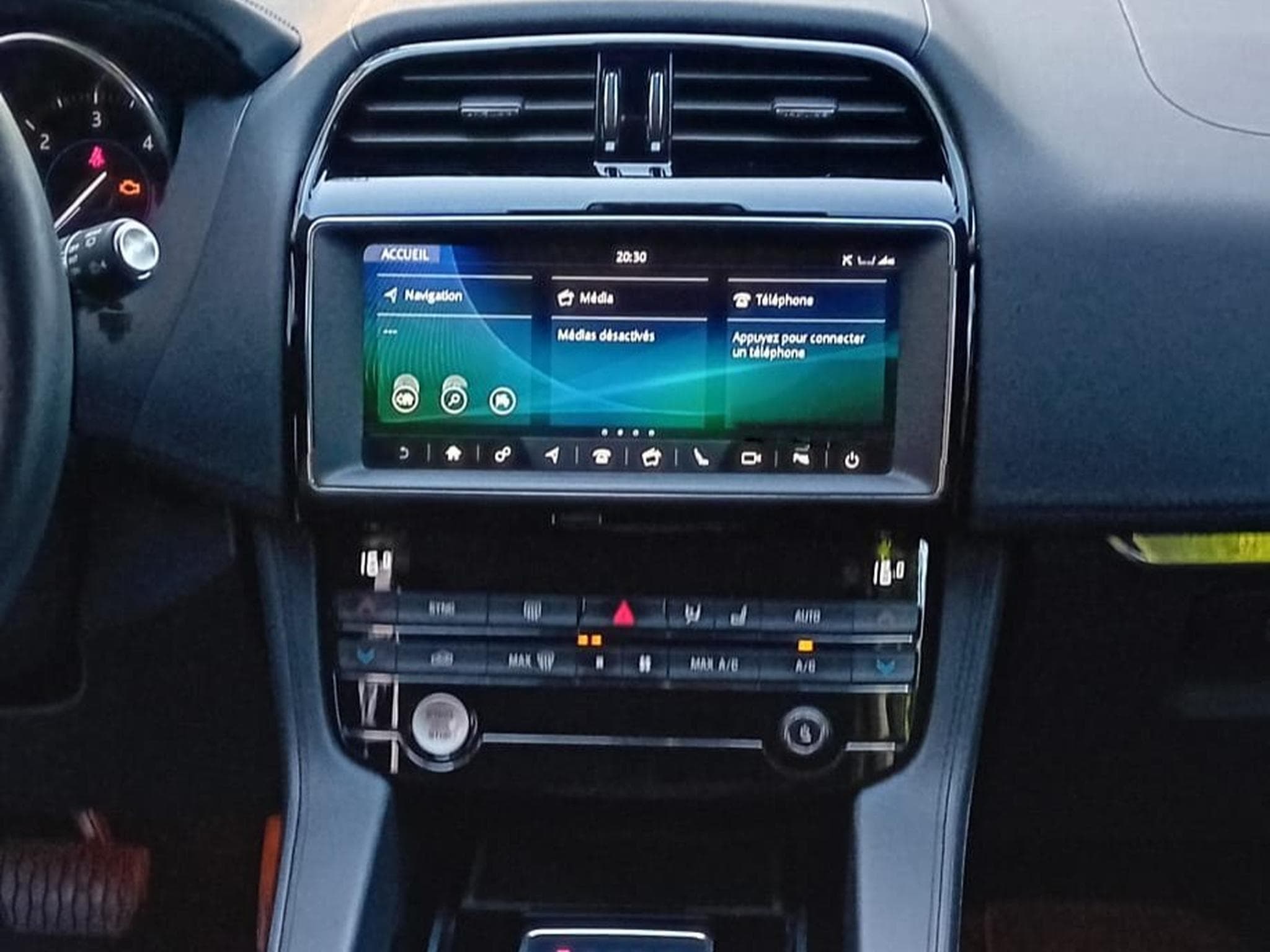 Jaguar F-Pace Prestige 2.0d 180 AWD Auto (2020) - Photo 4
