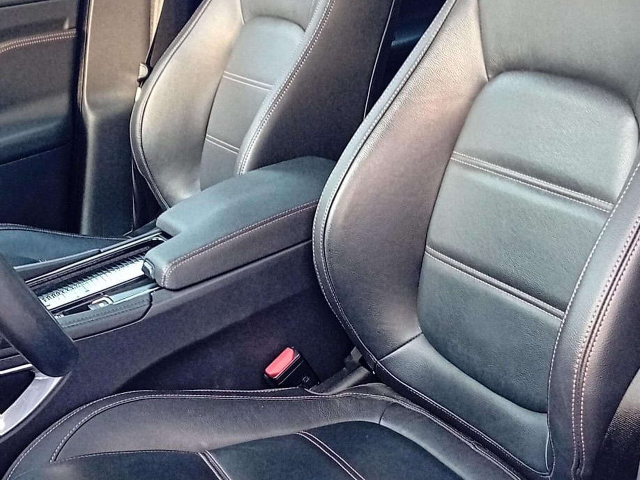 Jaguar F-Pace Prestige 2.0d 180 AWD Auto (2020) - Photo 5