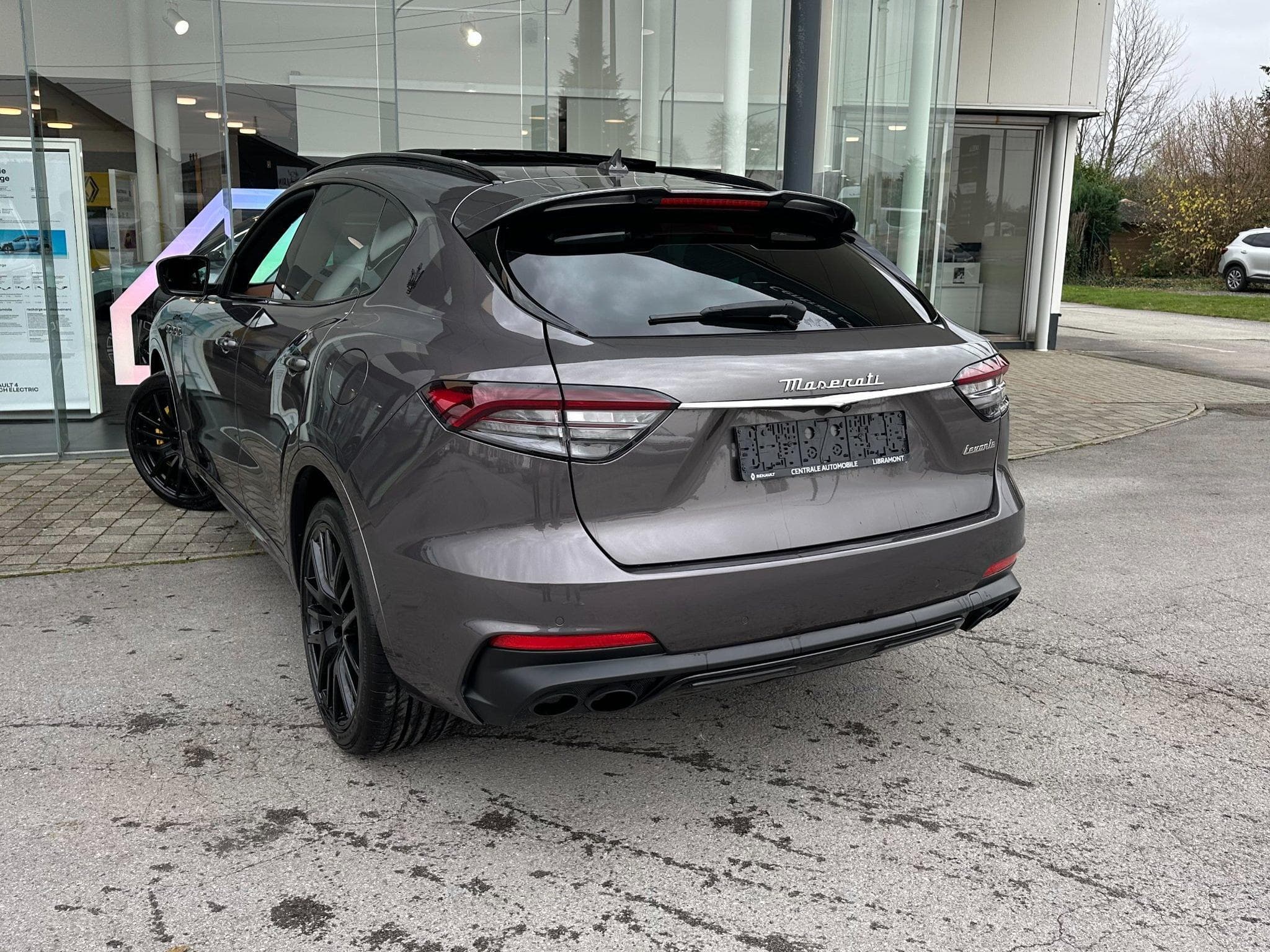 Maserati Levante Levante 3.0 V6 BiTurbo Modena (2023) - Photo 2