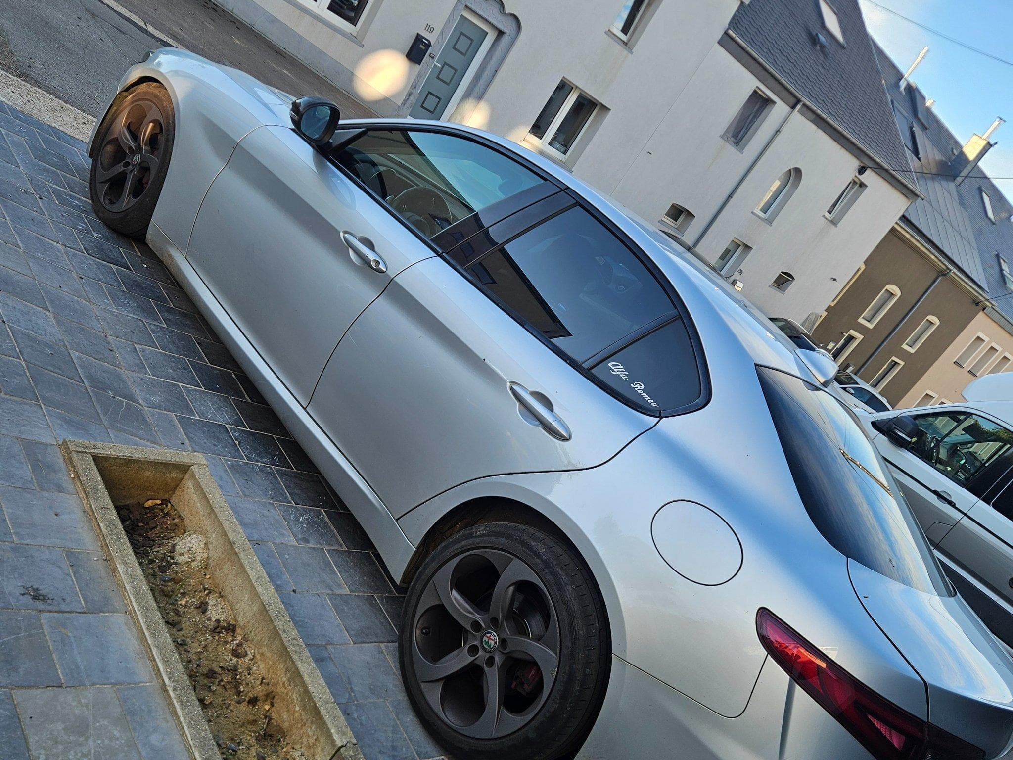 Alfa-Romeo Giulia 2.2 JTD Diesel (2016) - Photo 2
