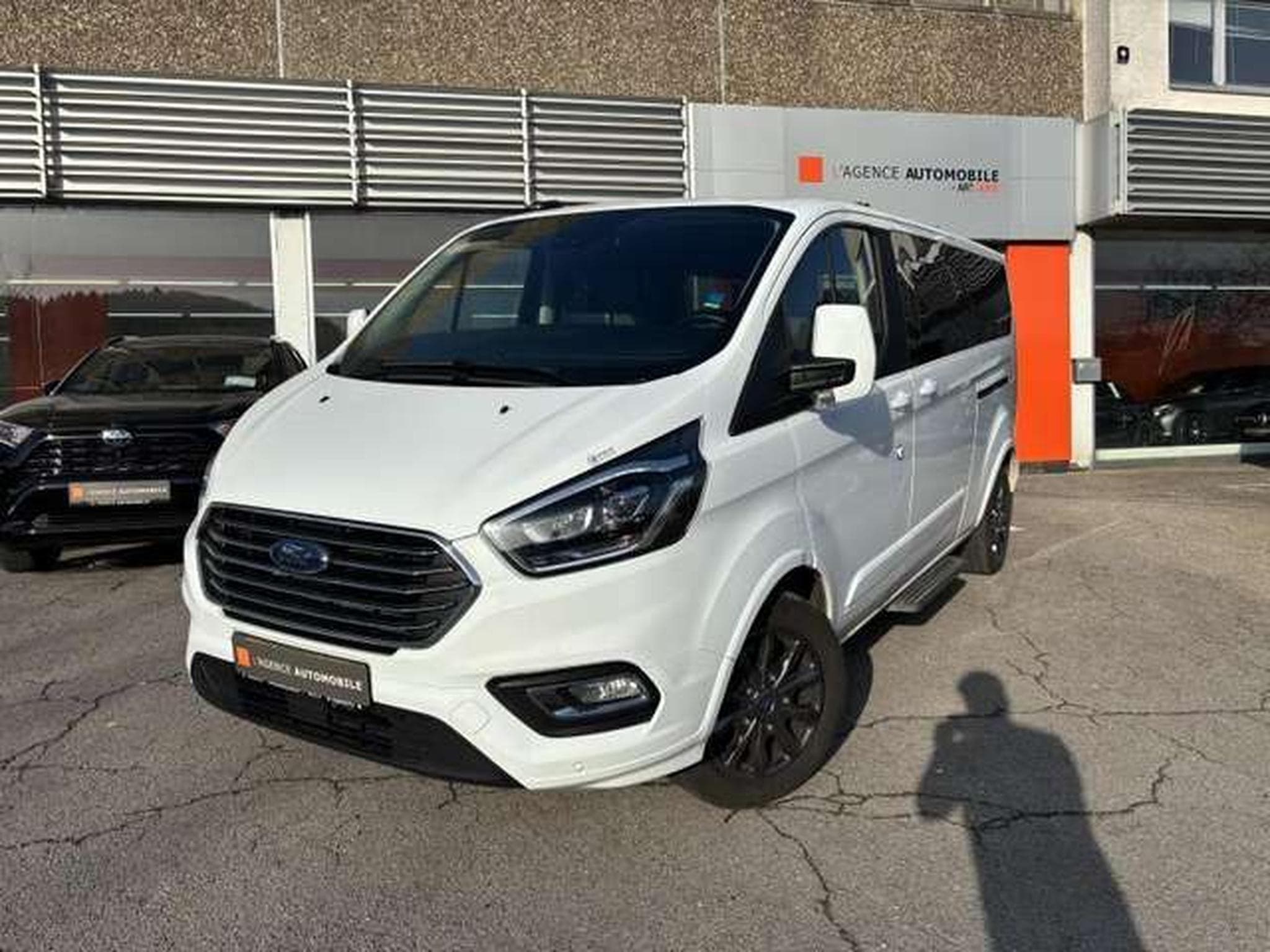 Ford Tourneo 170PS - DIESEL-8 PLACES-JUSQUA 48 MOIS DE GARANTIE (2024) - Foto 2