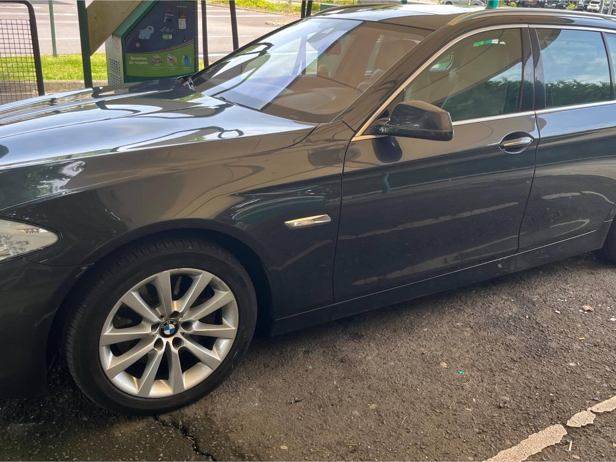 BMW 535 Confort (2013) - Photo 2