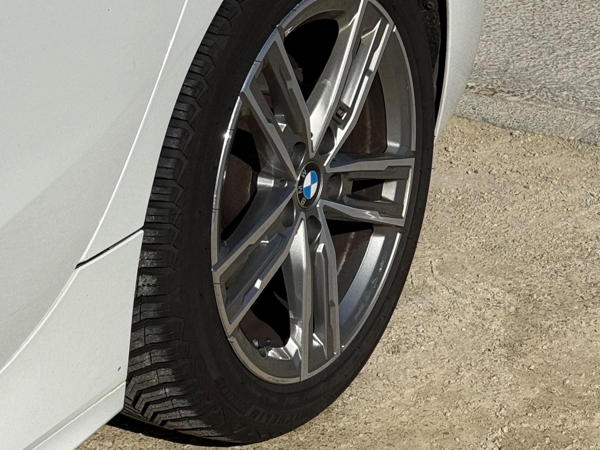 BMW 118 118i M-pack (2020) - Foto 4