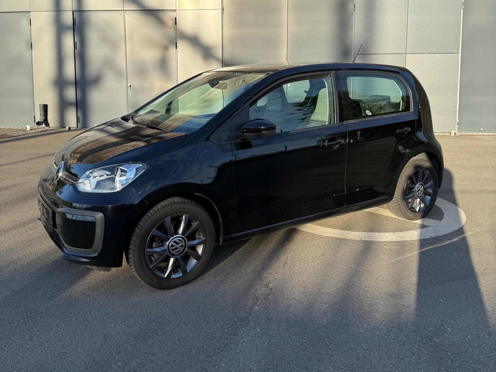 VW UP (2023) - Foto 1
