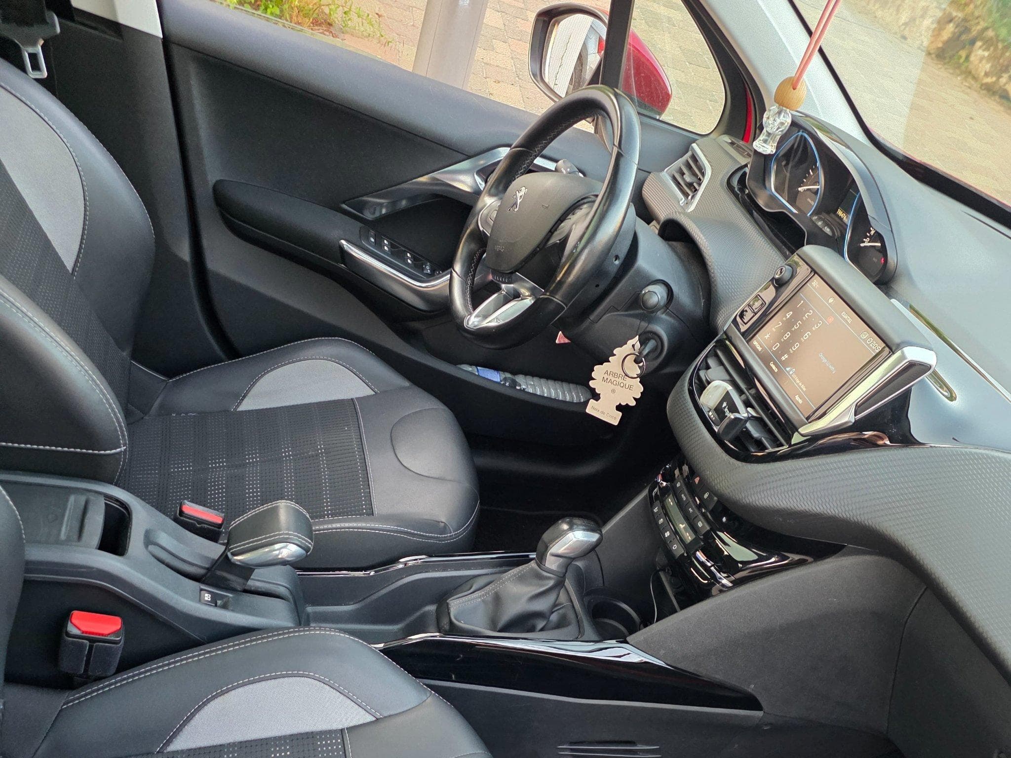 Peugeot 2008 (2018) - Photo 3