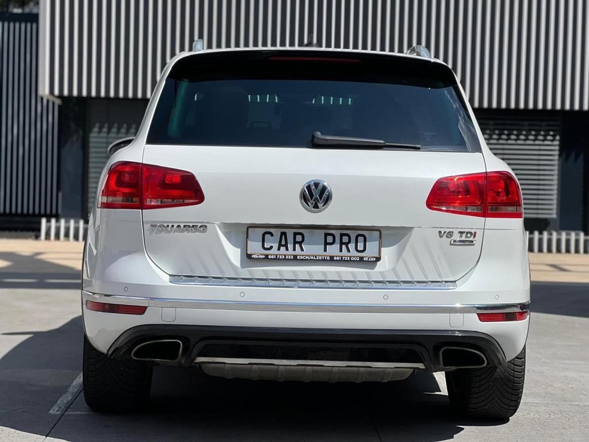 VW Touareg AUTOMATIQUE / 3.0 DIESEL / ATTACHE REMORQUE / PANORAMIQUE / (2015) - Photo 6