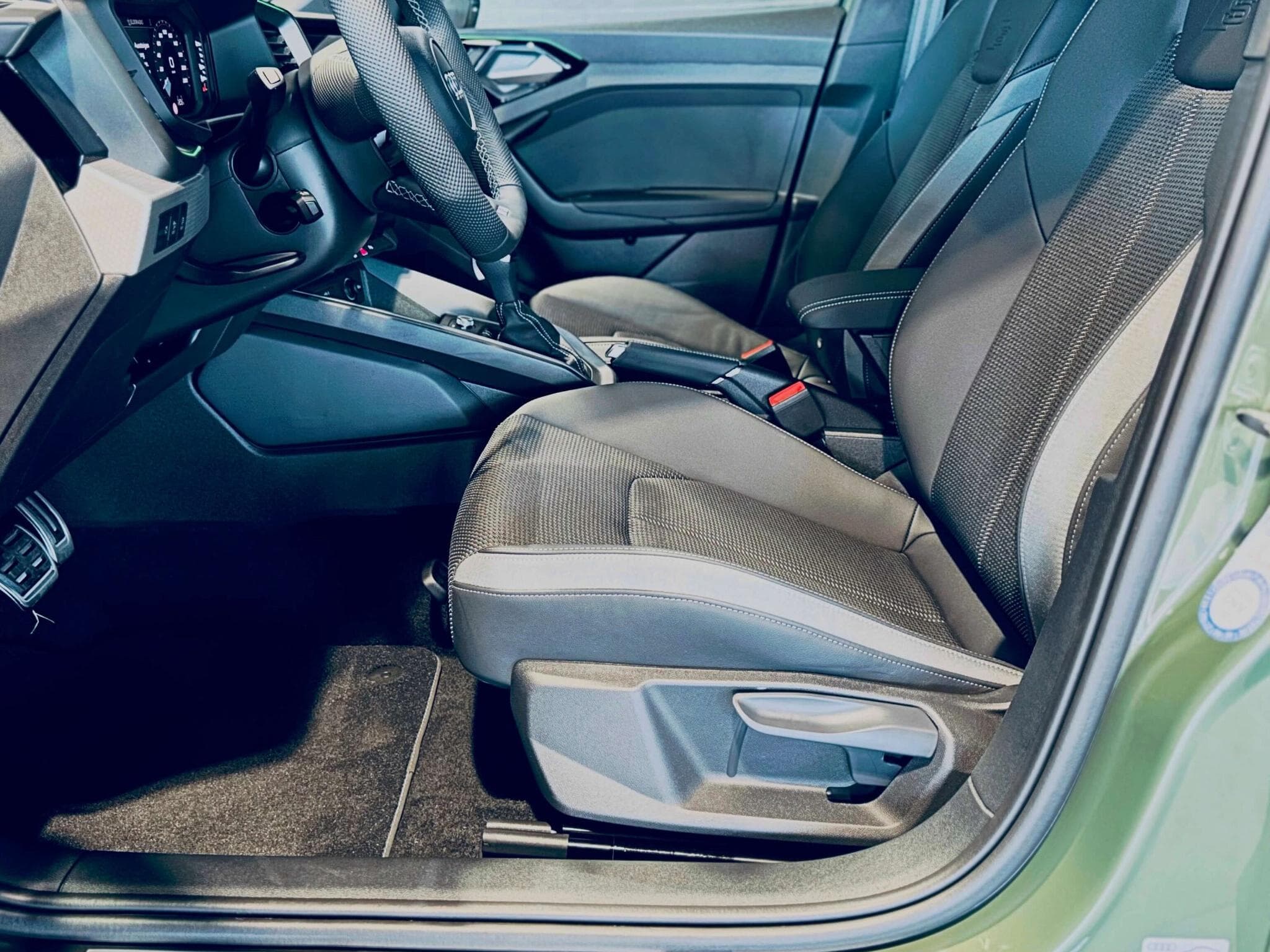 Audi A1 A1 SPORTBACK S-LINE 40 TFSI S-TRONIC (2026) - Photo 7