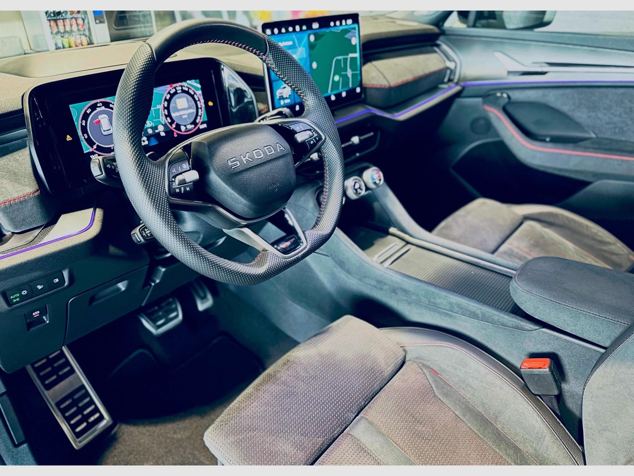 Skoda Kodiaq KODIAQ RS 4X4 TSI DSG (2025) - Photo 8