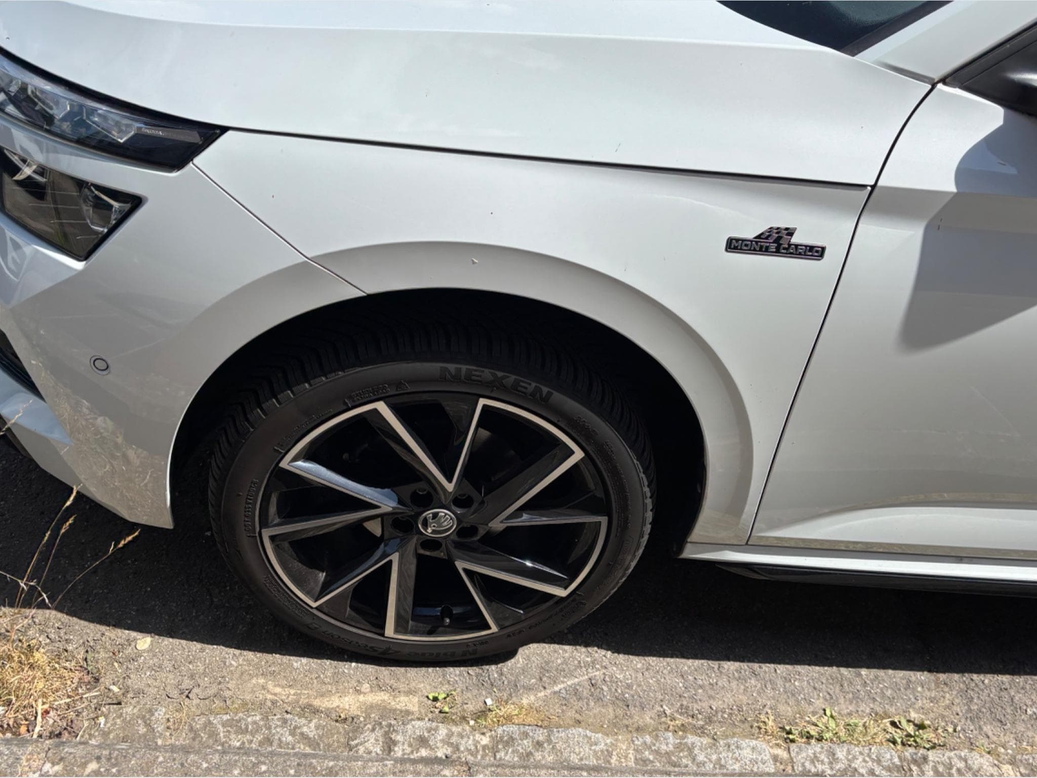 Skoda Kamiq 1.5 TSI Monte Carlo (2023) - Photo 3