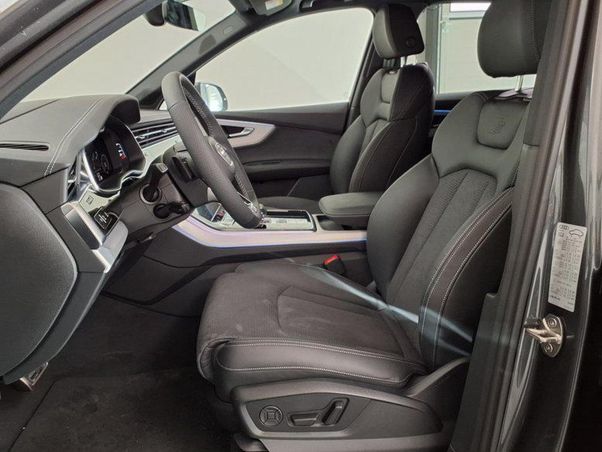 Audi Q7 S line business 3.0 TDI 8-Gang-Tiptronic quattro (2026) - Foto 9