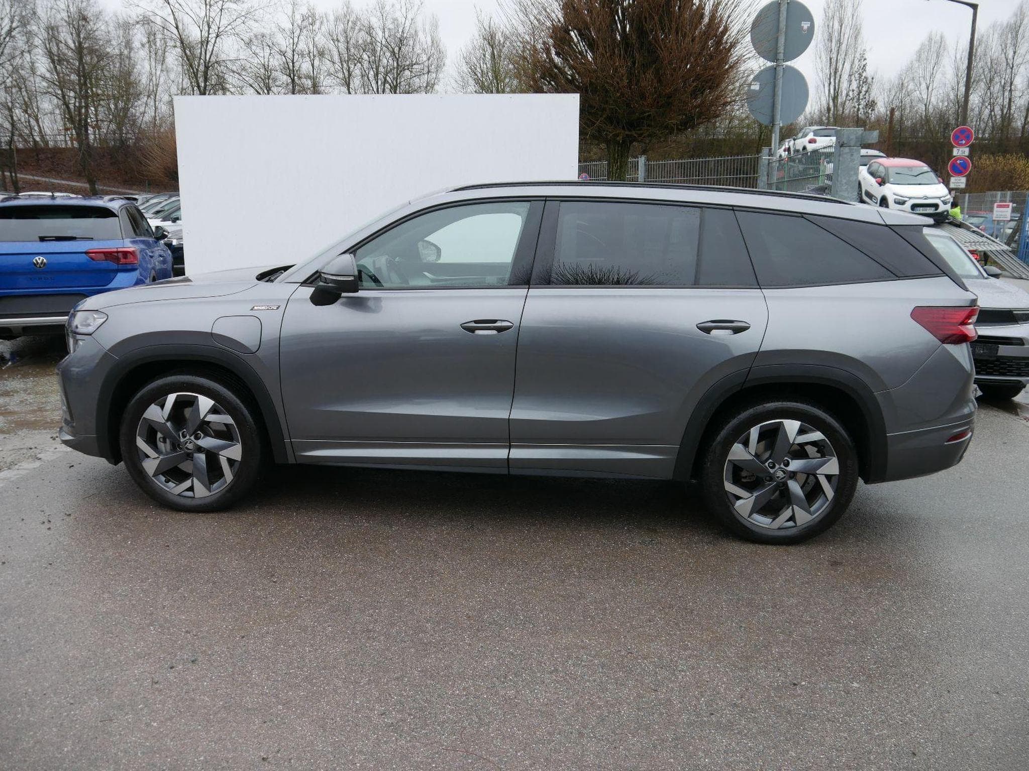 Skoda Kodiaq *NAVI*STANDHEIZUNG*ALCANTARA*TEMPOMAT*RFK*SMARTLINK* (2025) - Foto 5