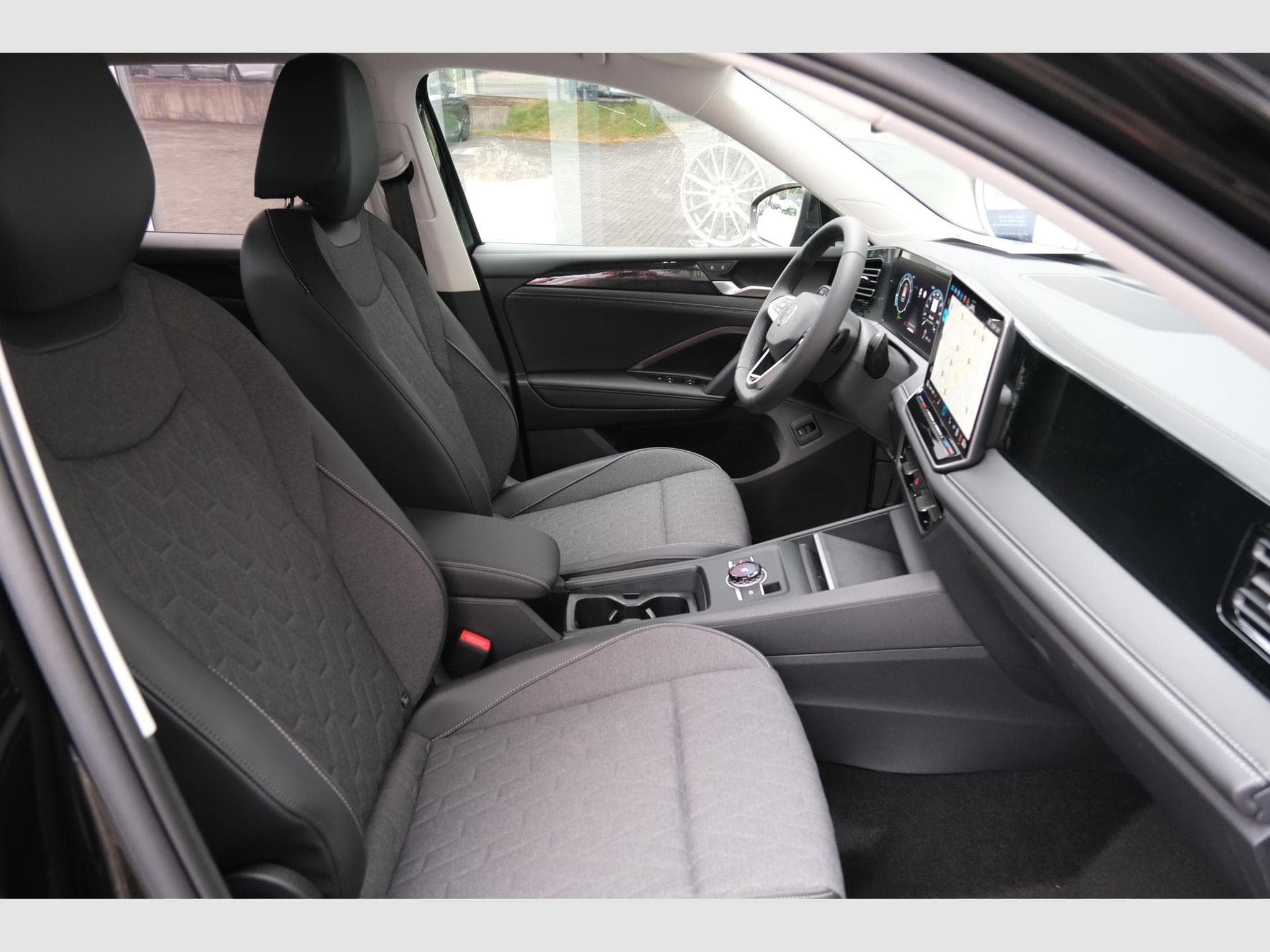 VW Tiguan 1.5 eTSI DSG (2026) - Foto 6