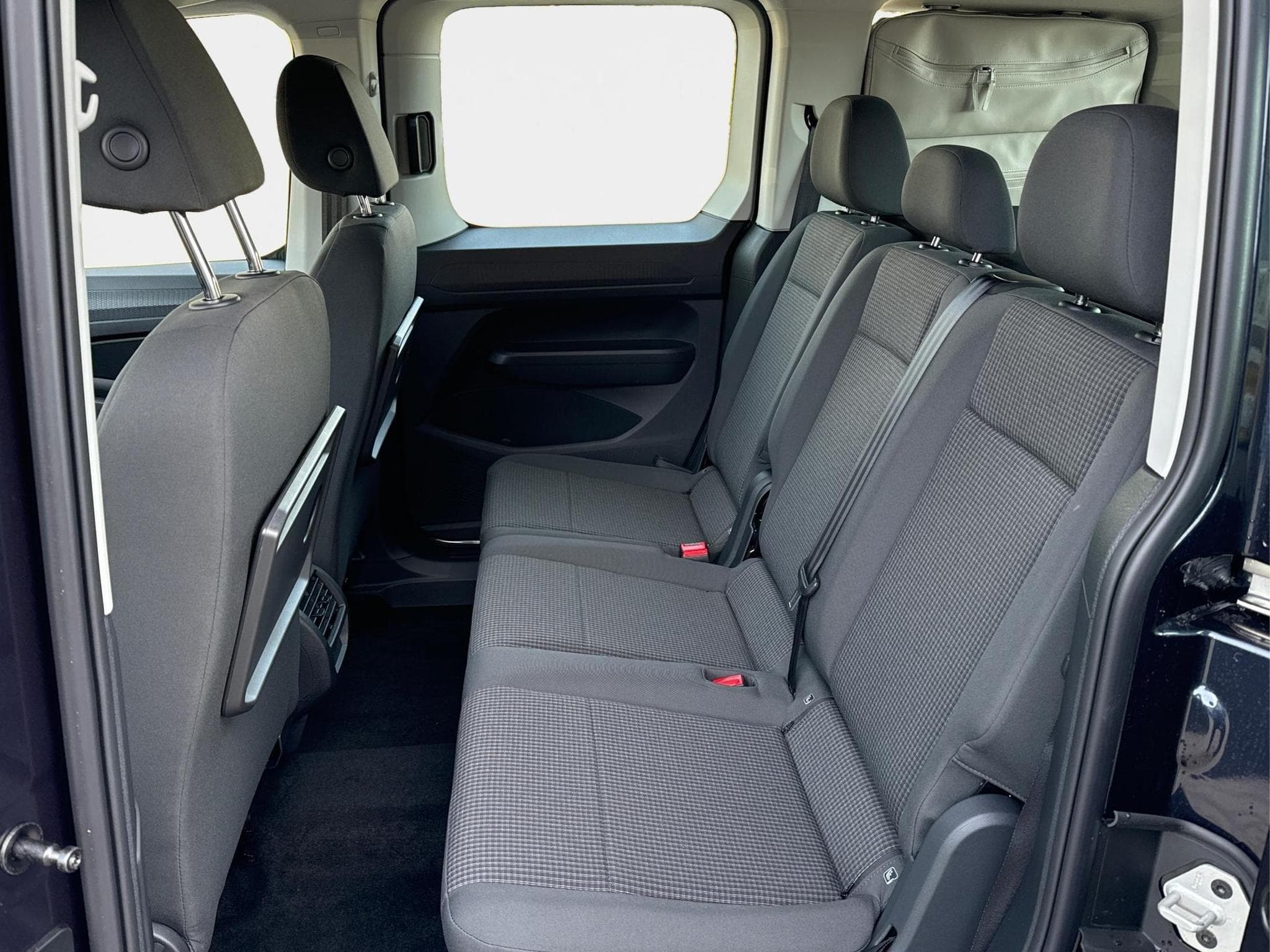 VW Caddy California (2026) - Photo 16