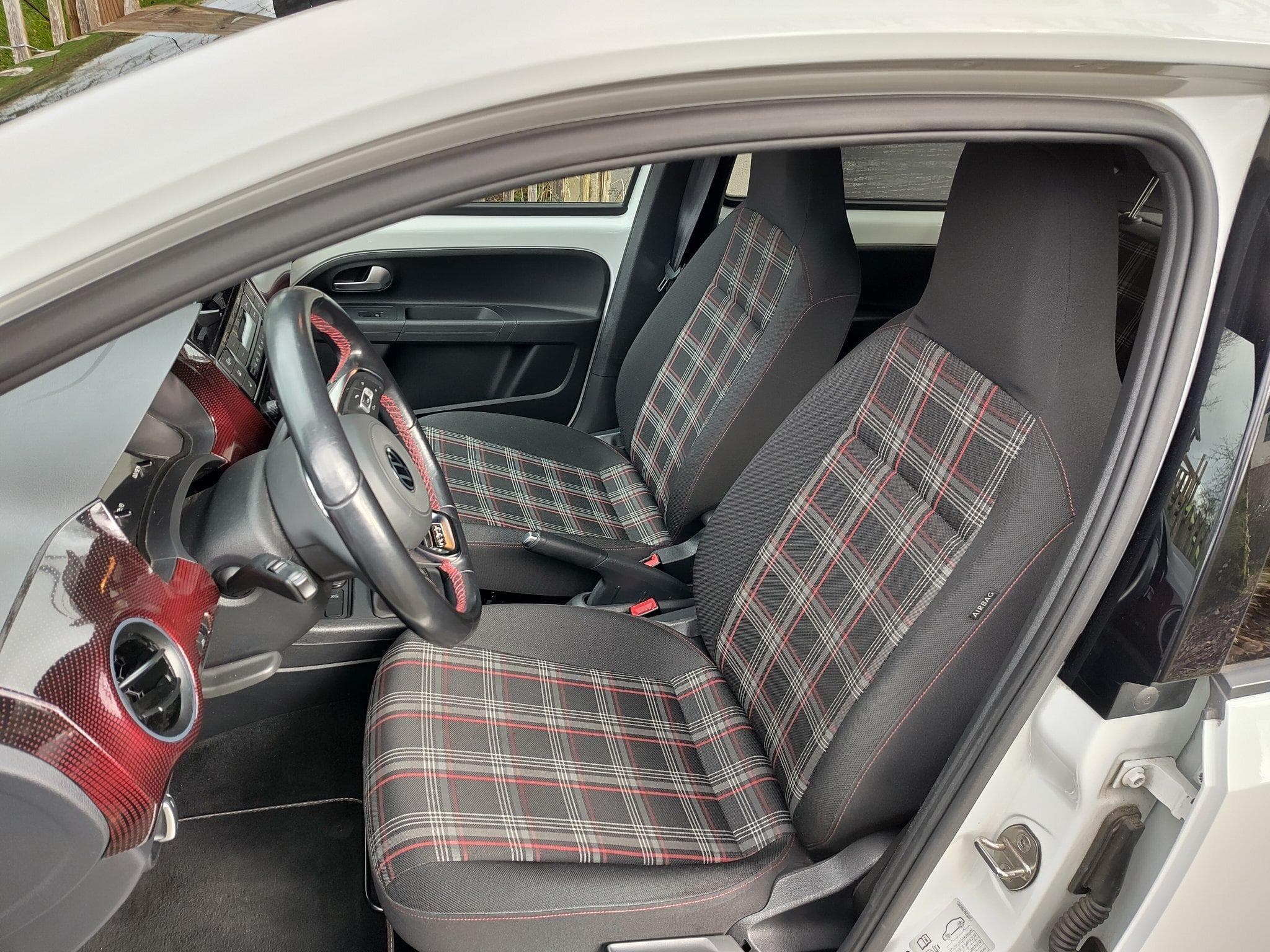 VW UP GTI (2021) - Photo 8