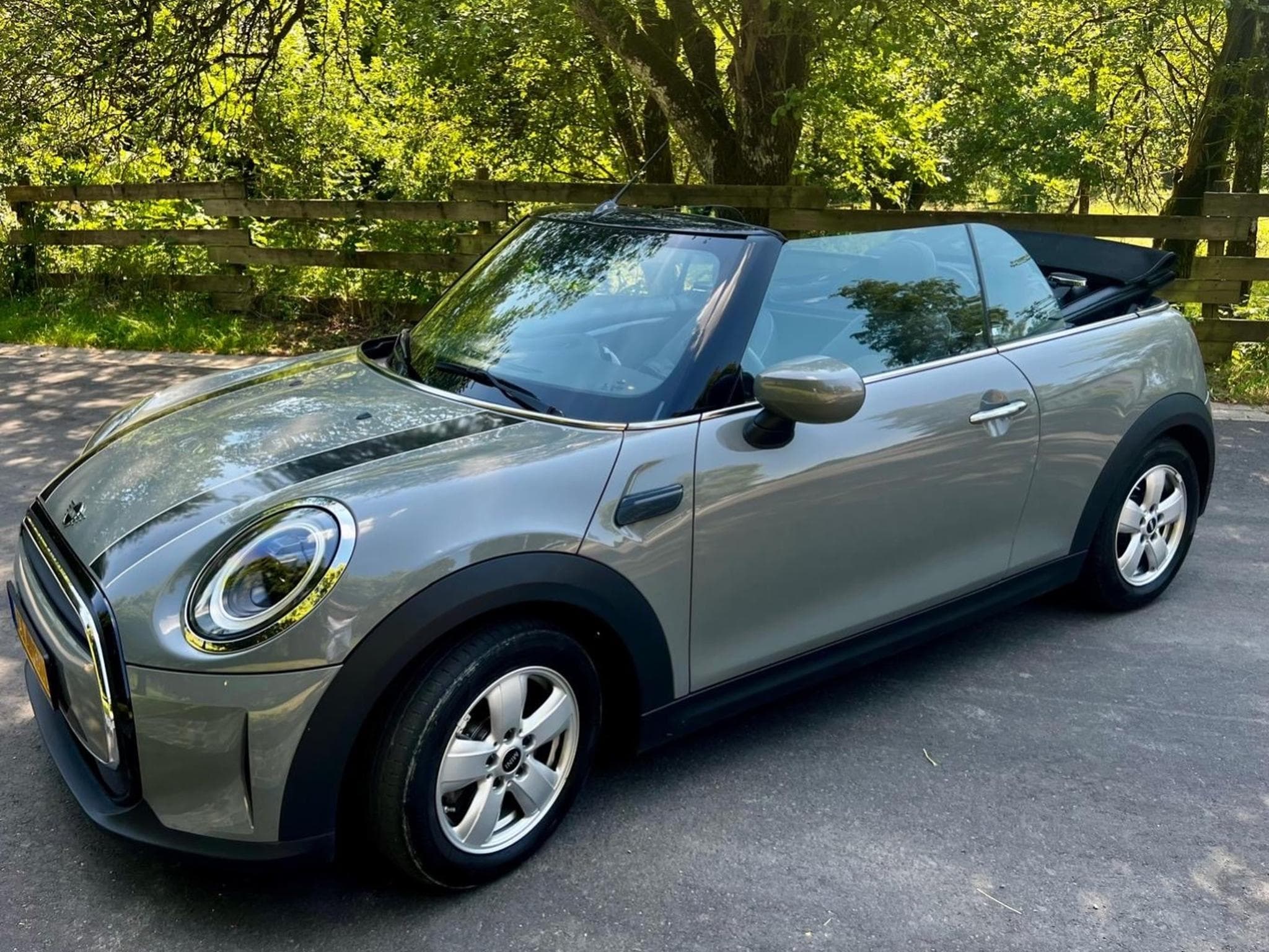 Mini Cabrio Cooper (2022) - Photo 1