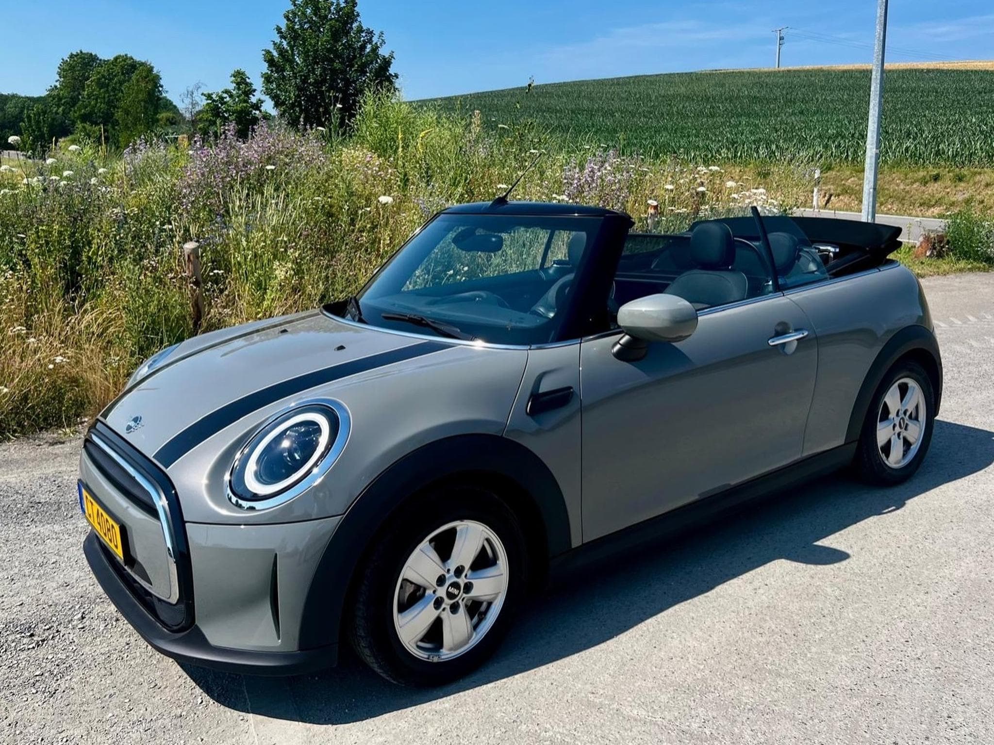 Mini Cabrio Cooper (2022) - Photo 2