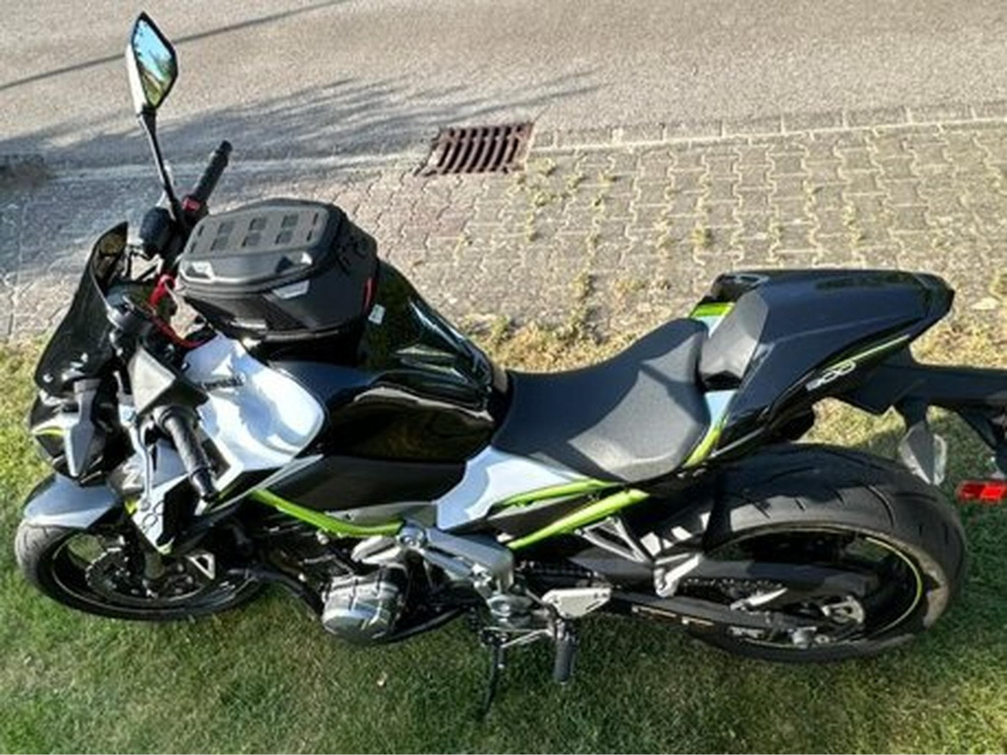 Kawasaki Z Kawasaki ZR900 ABS 125 Performance Pack (2018) - Photo 1
