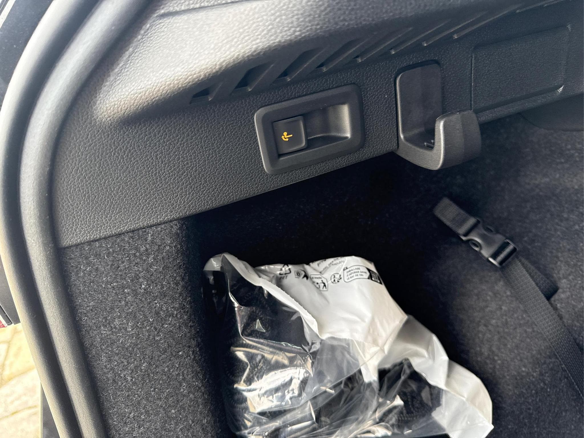 Skoda Kamiq Monte Carlo 1.5 (2026) - Foto 9