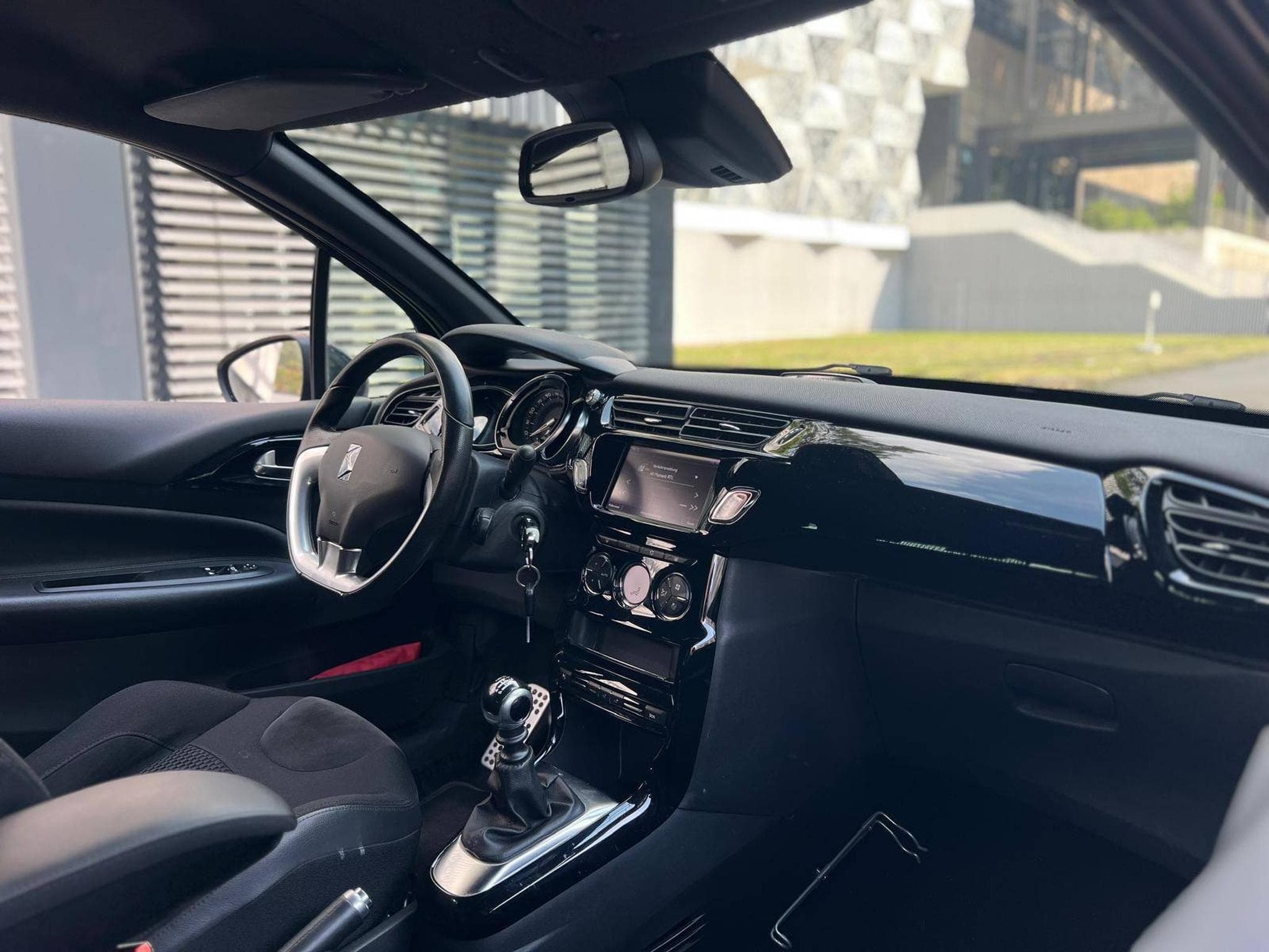 Citroën DS 3 / MANUELLE / ESSENCE / (2015) - Photo 12