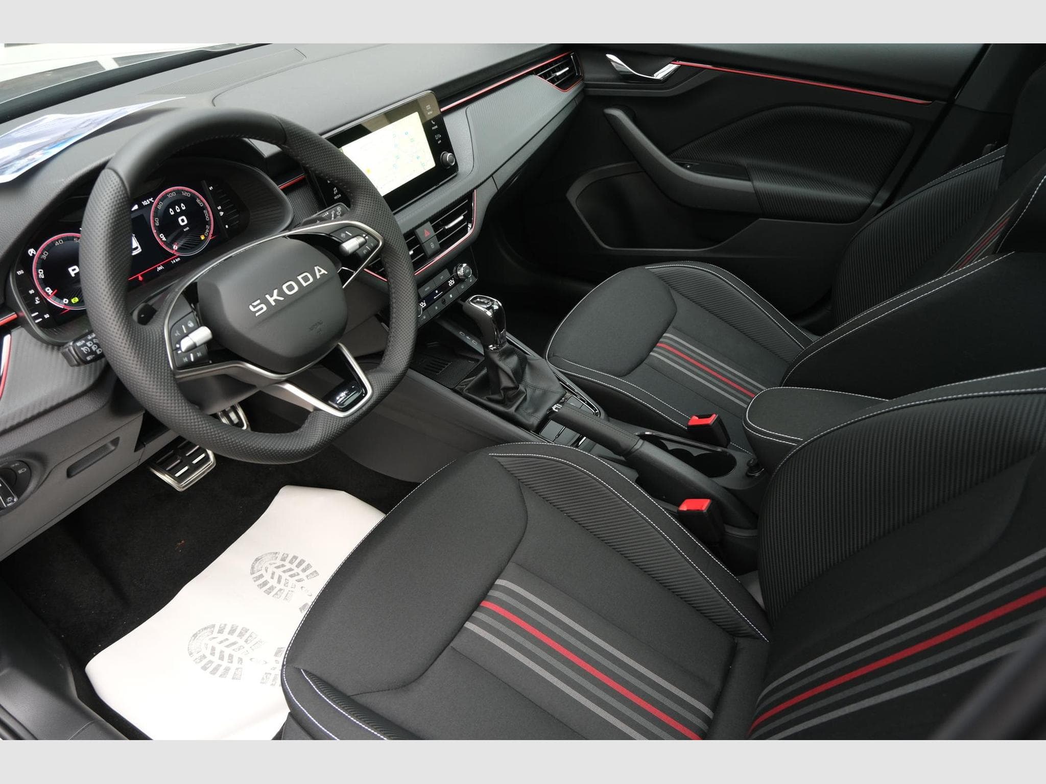 Skoda Kamiq Monte Carlo (2026) - Foto 14